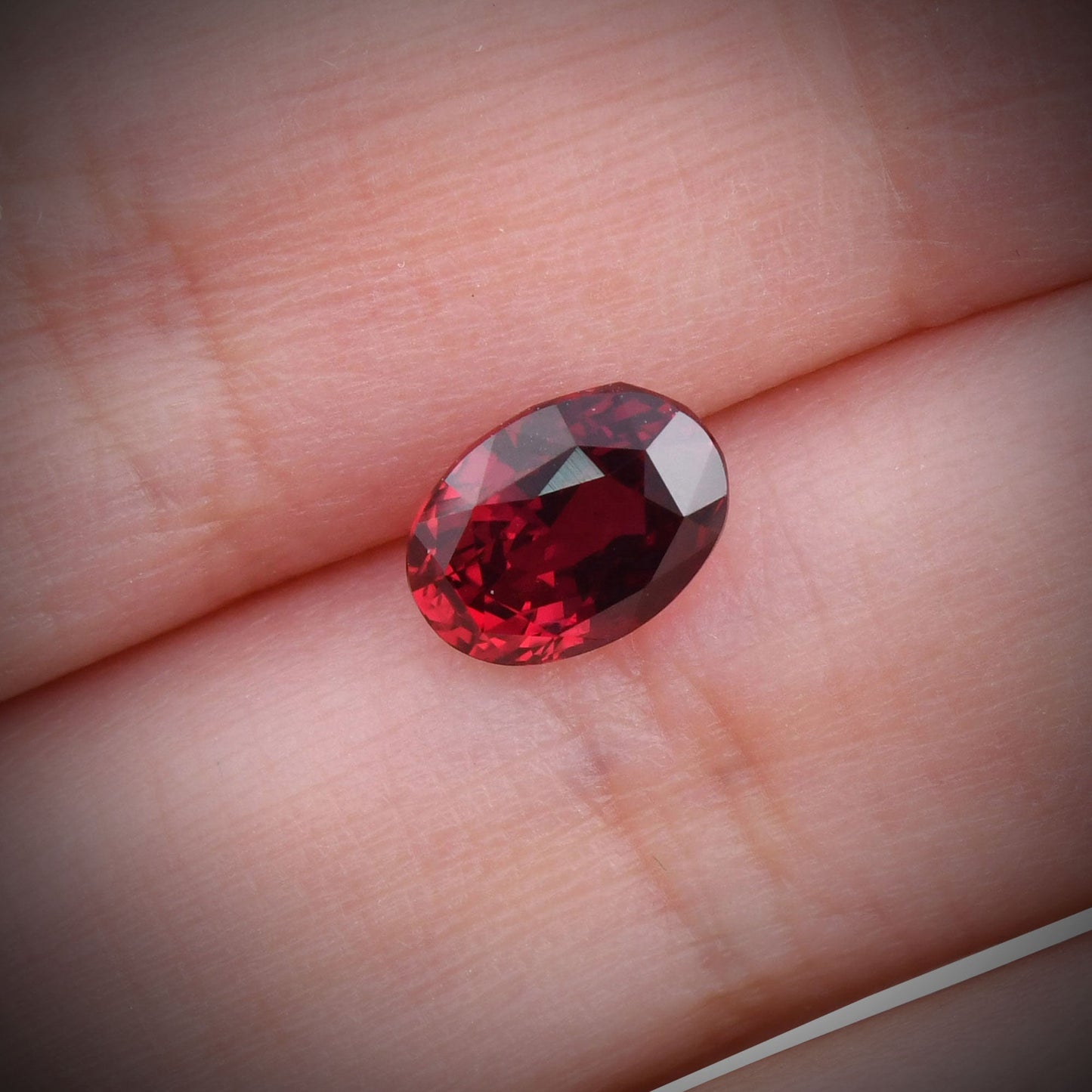 2,44 Karat roter ovaler Rubin, GIA