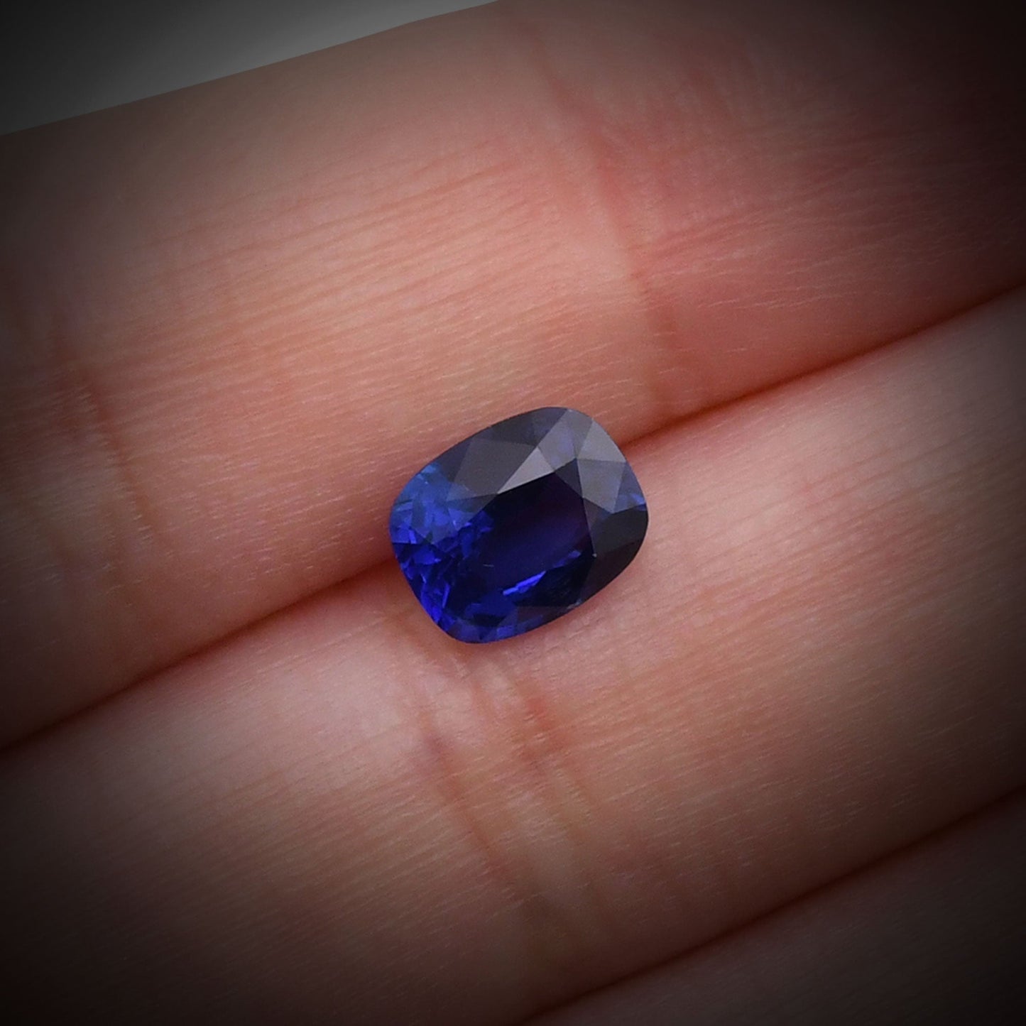 1,93 Karat blauer Kissen-Saphir aus Sri Lanka