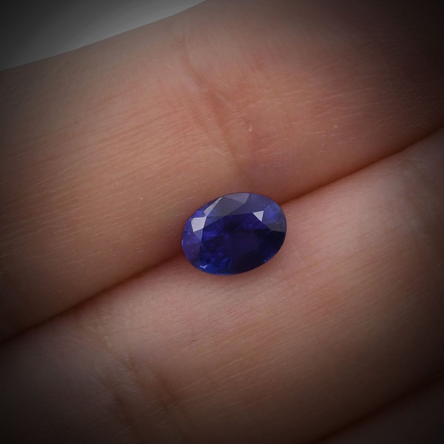 1,34 Karat blauer ovaler Saphir aus Sri Lanka