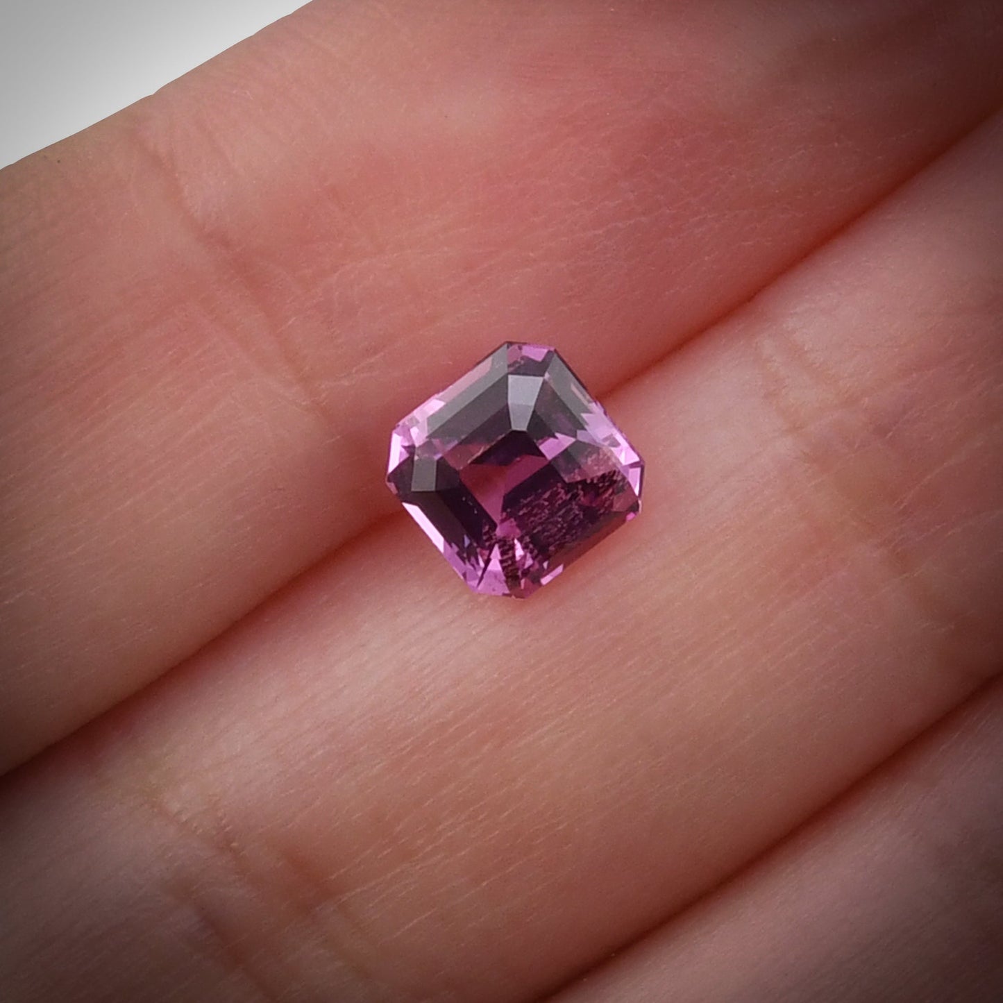2,10 Karat rosa quadratischer Smaragd-Saphir