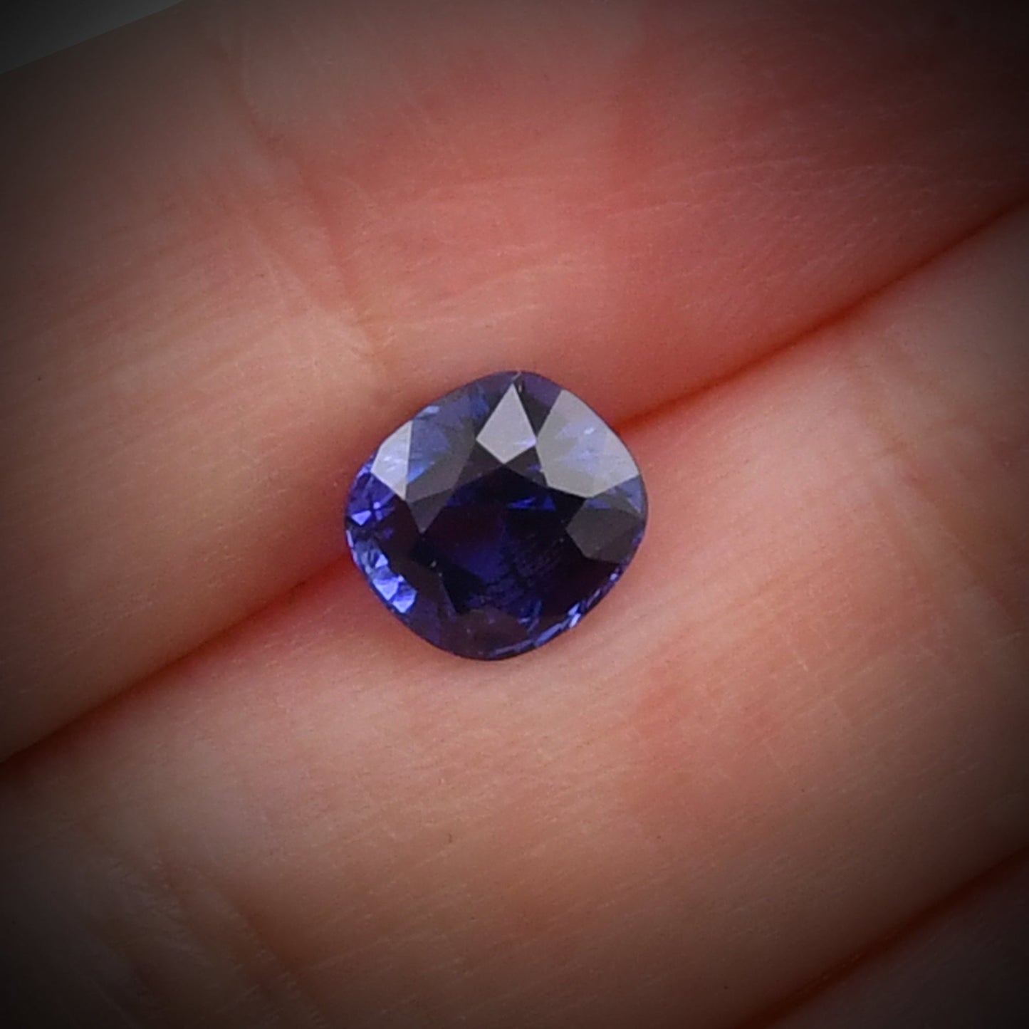 2,53 Karat blauer Kissen-Saphir