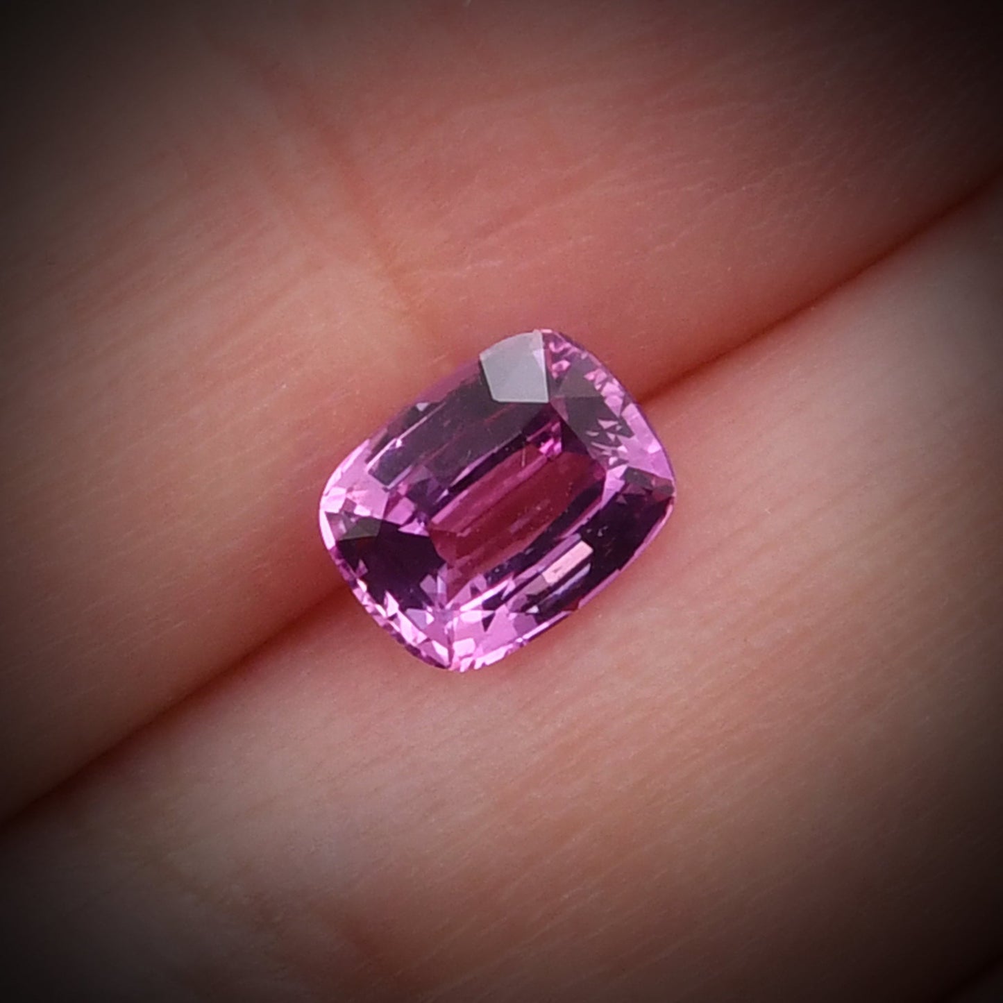 1,65 Karat rosa Kissen-Saphir
