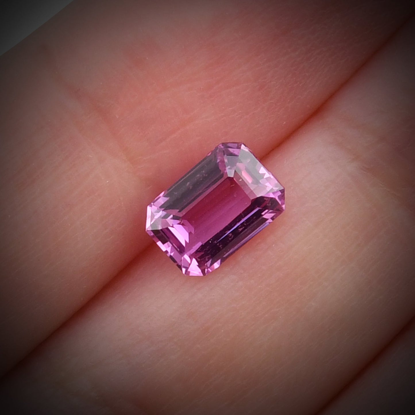 2,06 Karat rosa Smaragd-Saphir