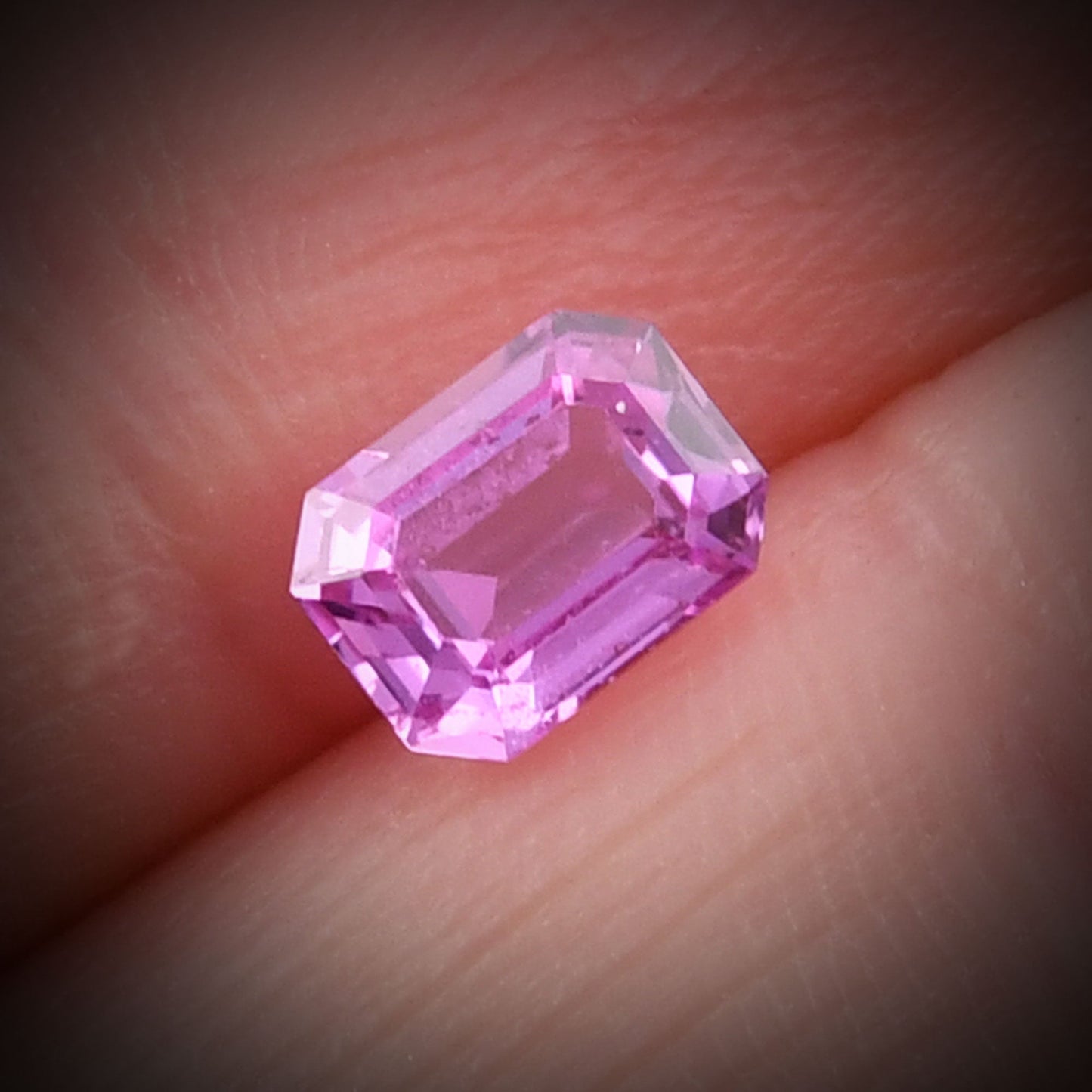 1,06 Karat rosa Smaragd-Saphir