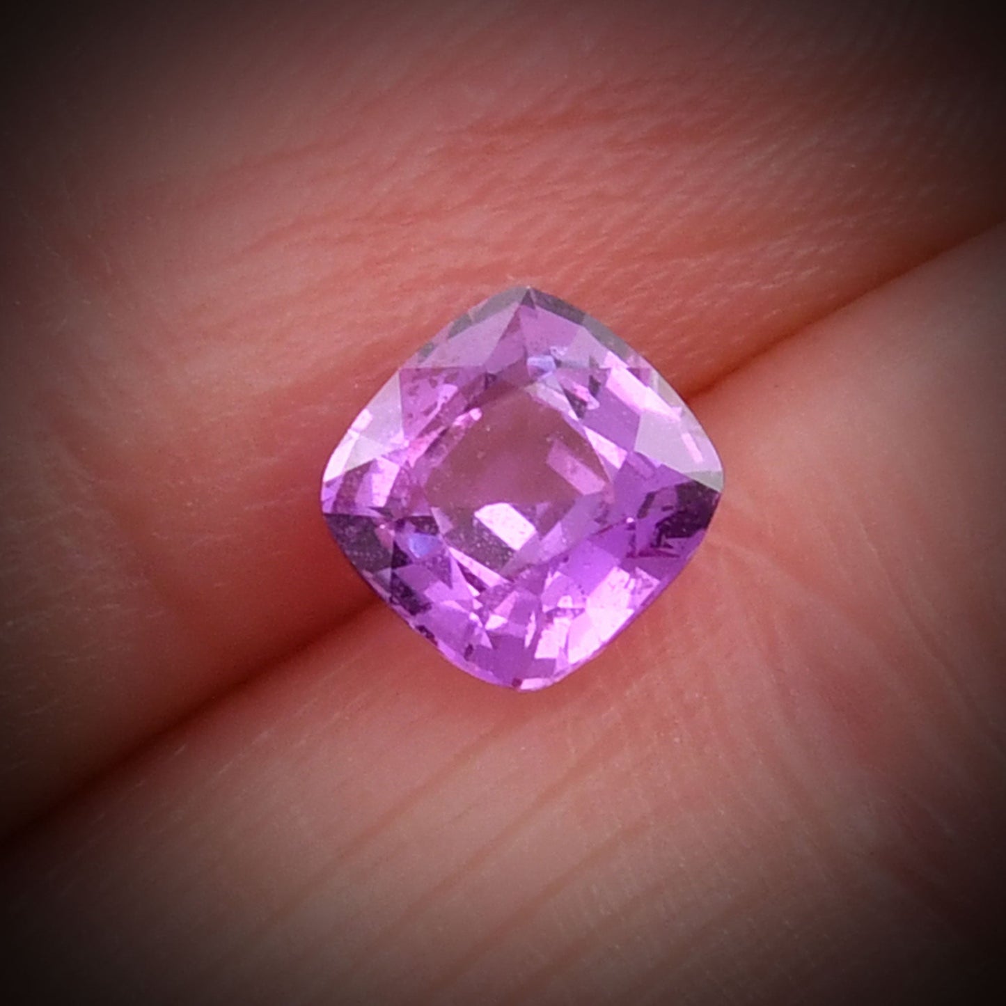 1,39 Karat rosa Kissen-Saphir