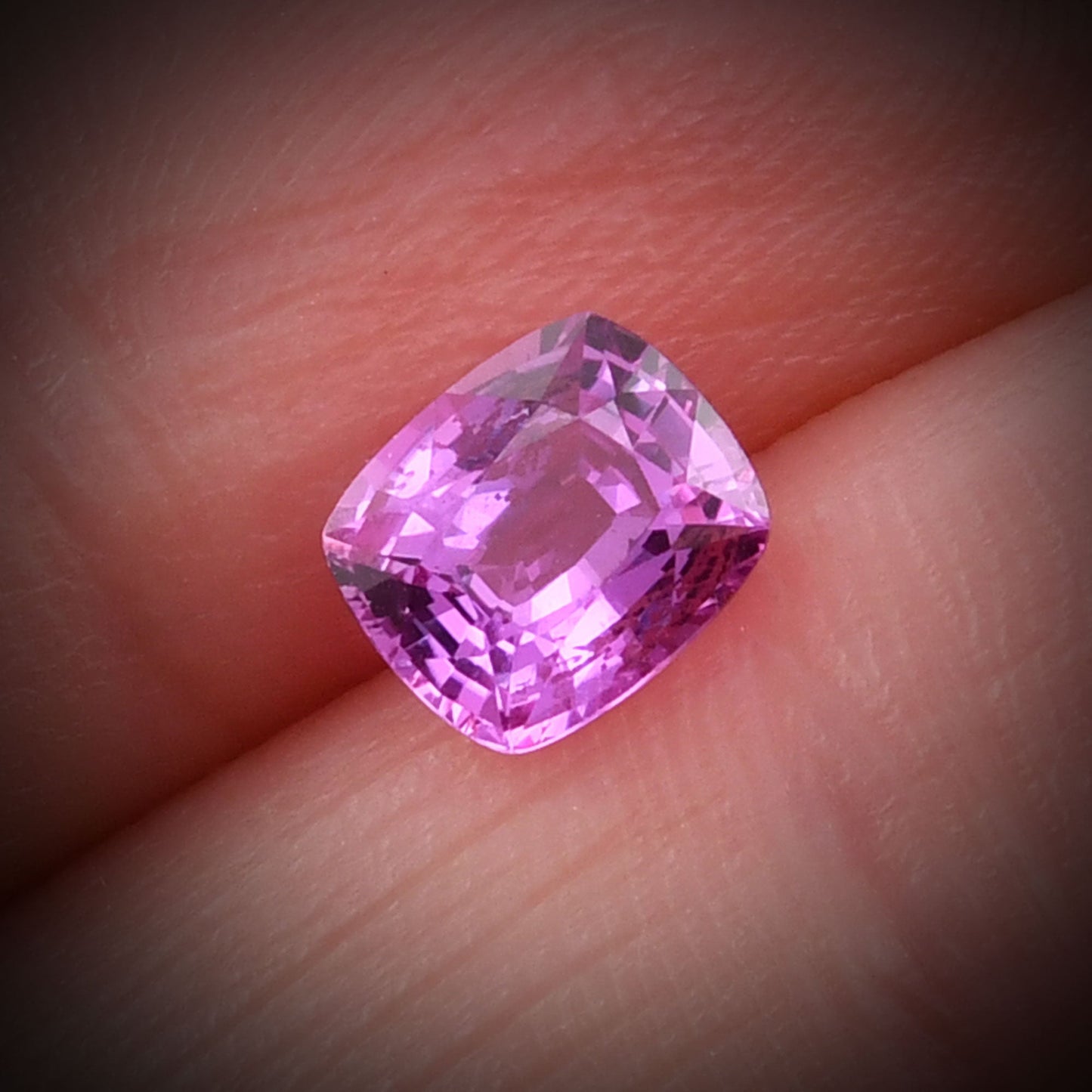 1,32 Karat rosa Kissen-Saphir