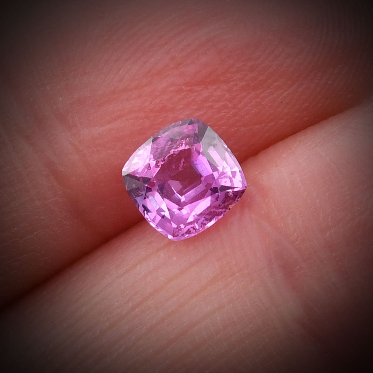 1,30 Karat rosa Kissen-Saphir