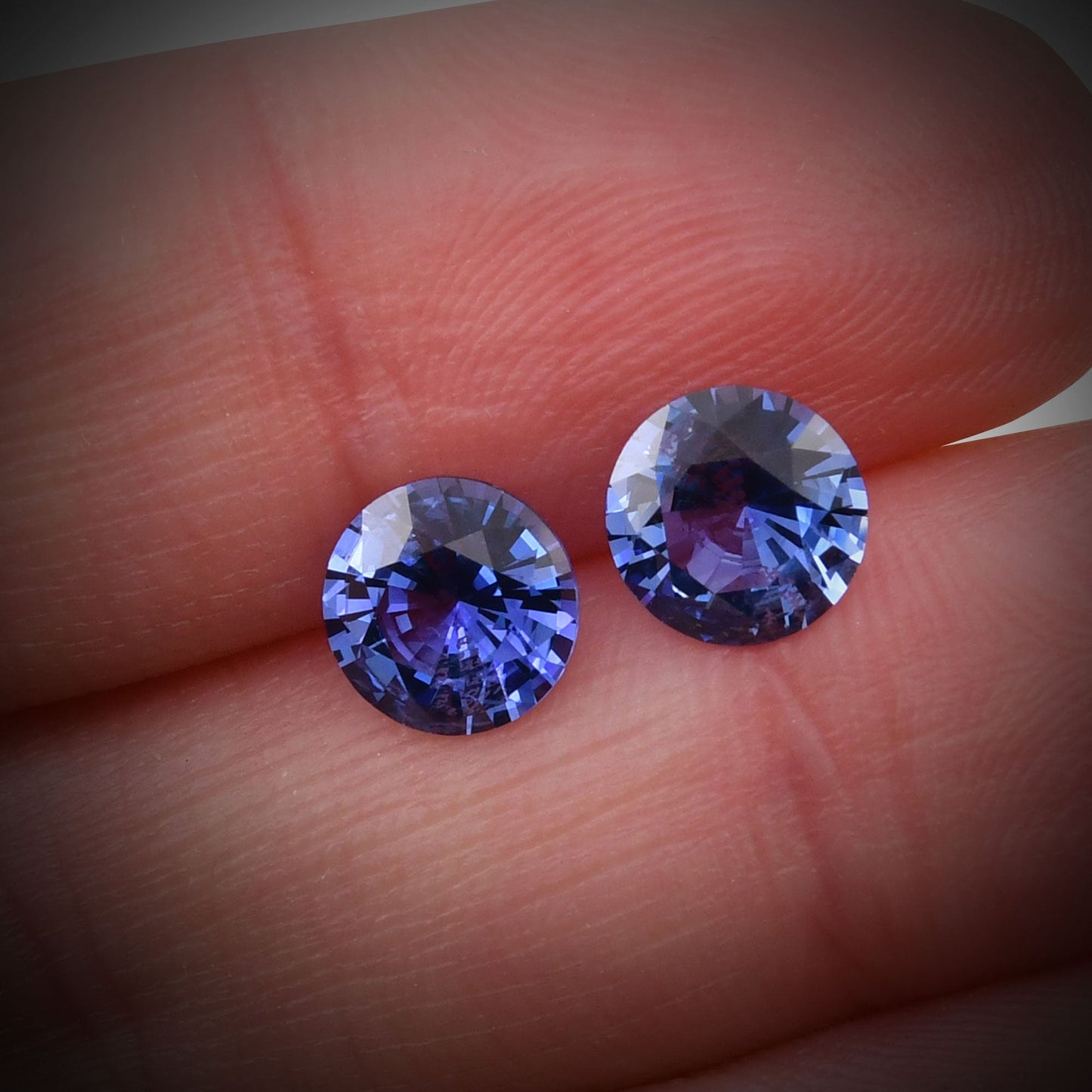 3,02 Karat blauer runder Saphir aus Sri Lanka