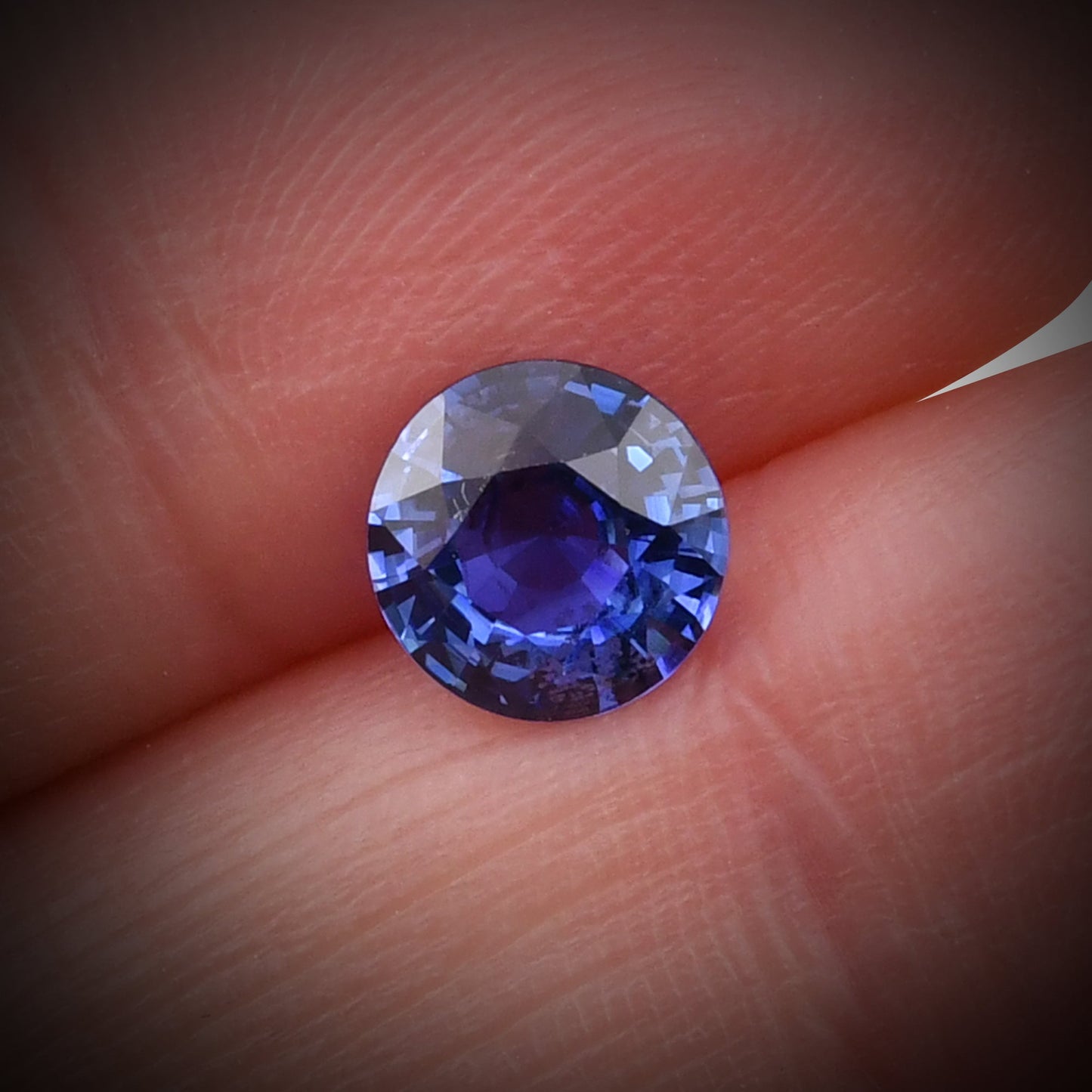1,55 Karat blauer runder Saphir aus Sri Lanka