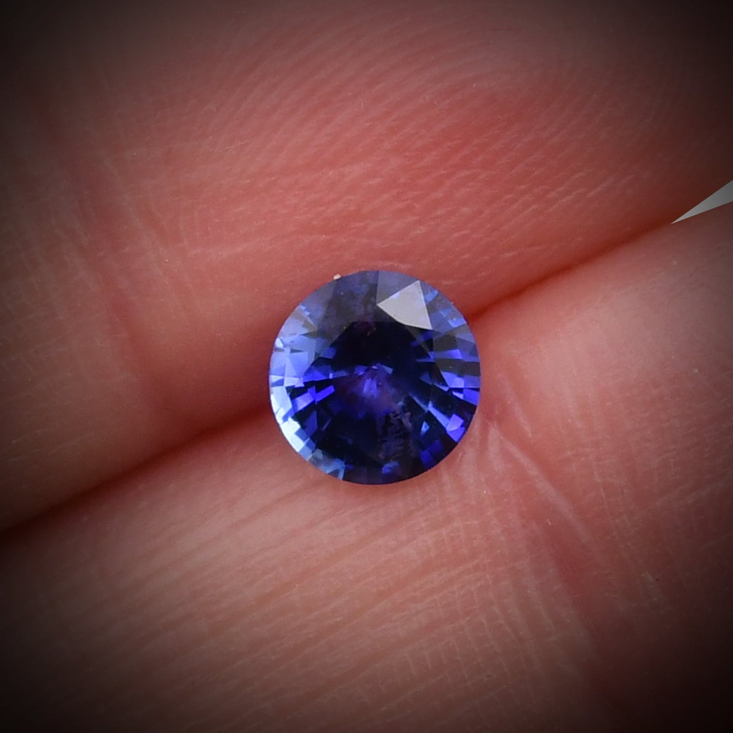 0,93 Karat blauer runder Saphir aus Sri Lanka