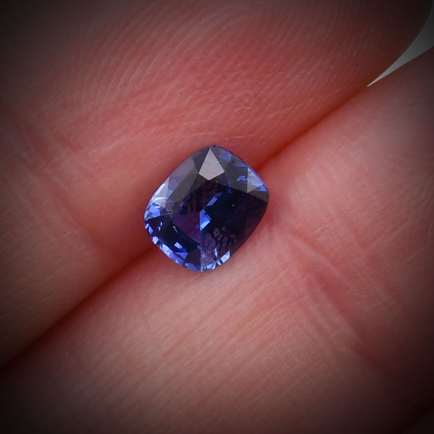 1,03 Karat blauer Kissen-Saphir