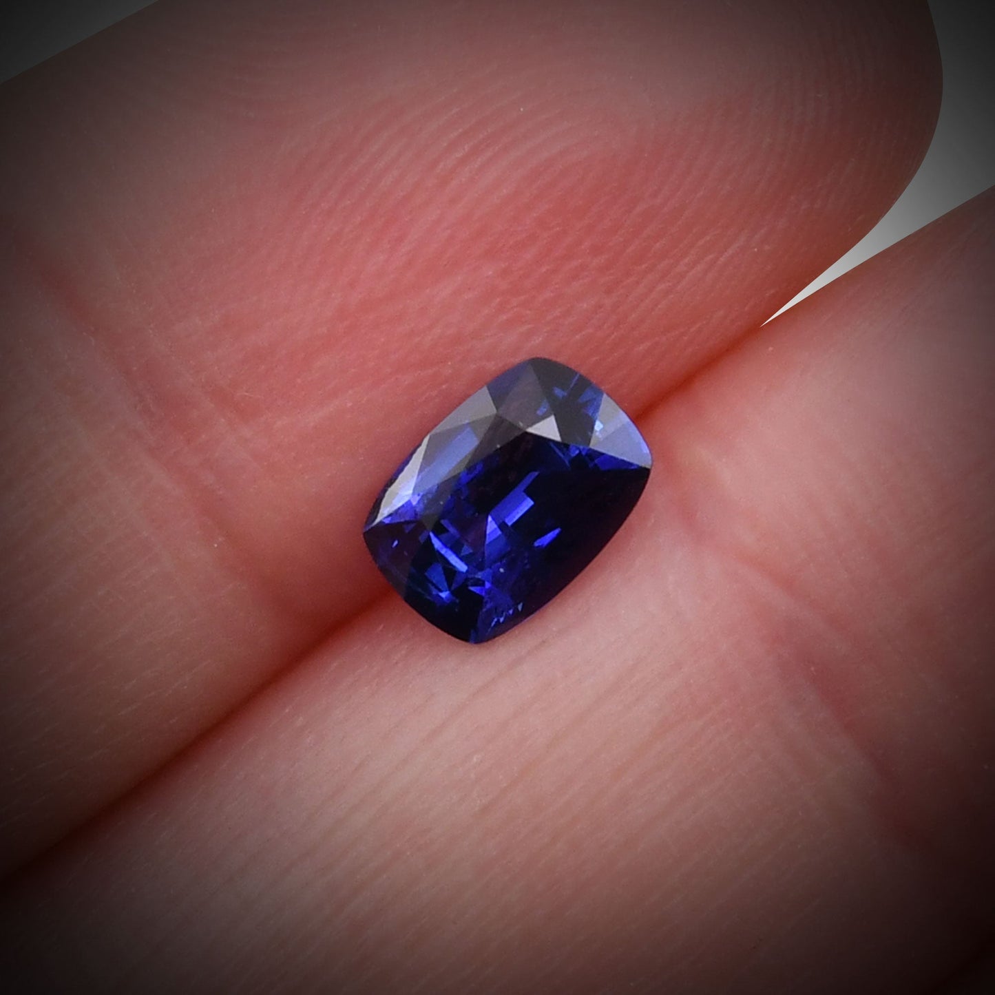 1,02 Karat blauer Kissen-Saphir