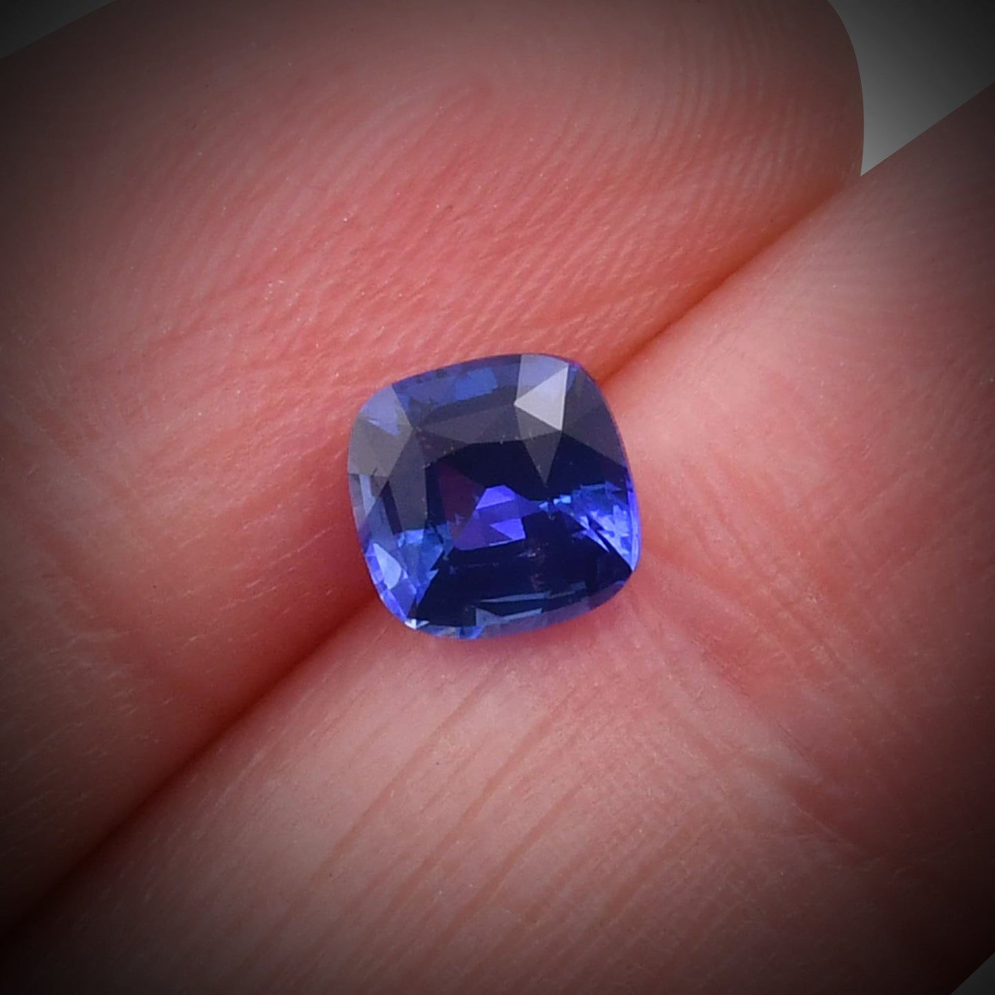 1,22 Karat blauer Kissen-Saphir aus Sri Lanka