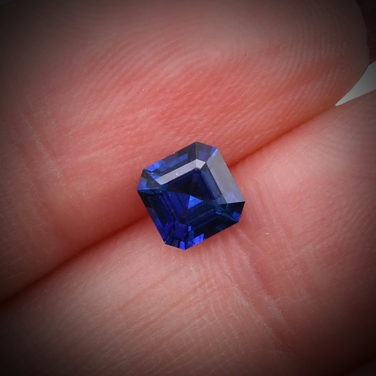 1,00 Karat blauer Smaragd-Saphir aus Sri Lanka