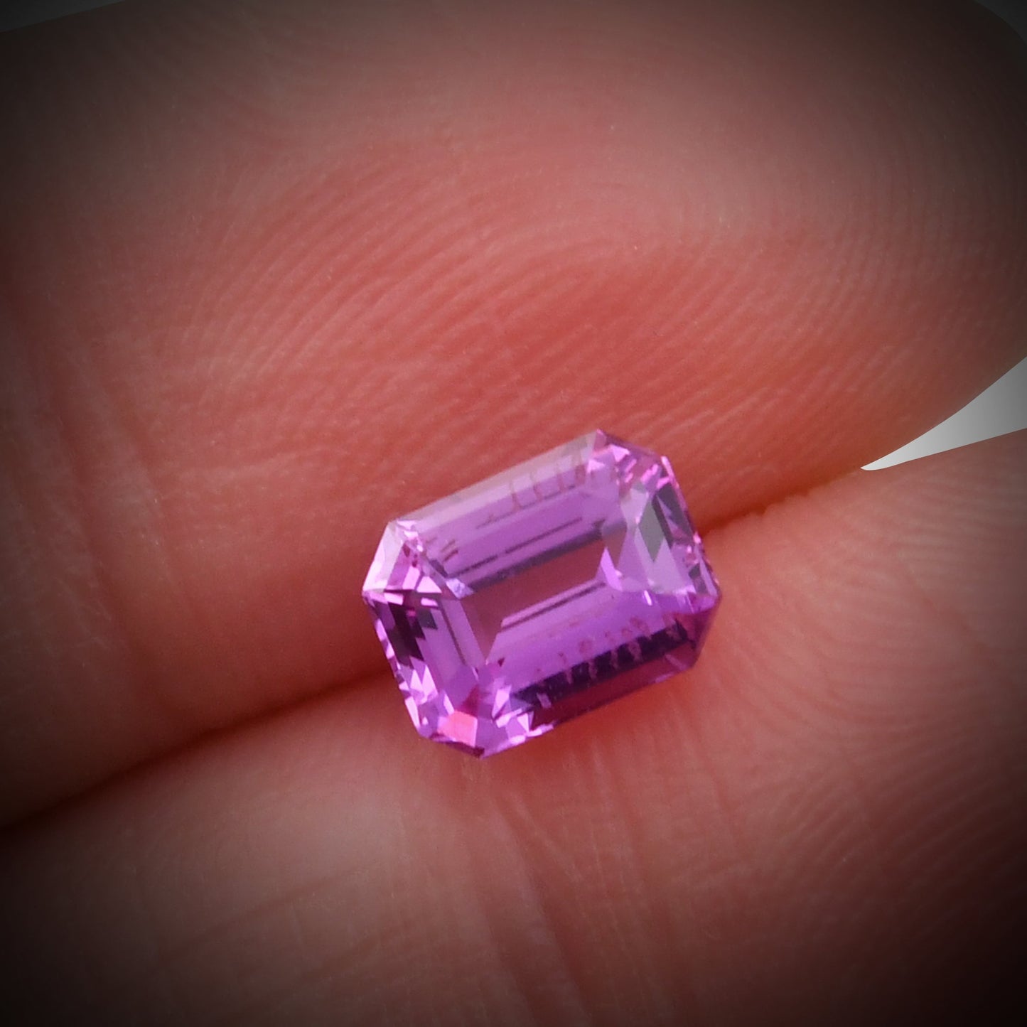 1,56 Karat rosa Smaragd-Saphir