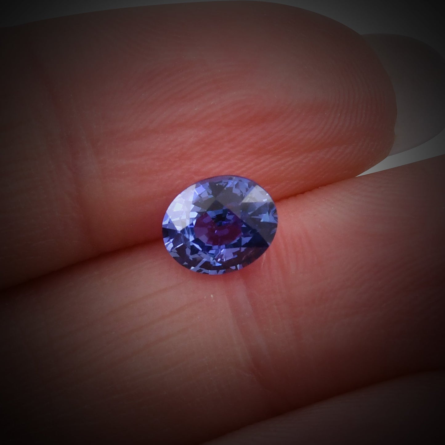 1,58 Karat blauer ovaler Saphir aus Sri Lanka