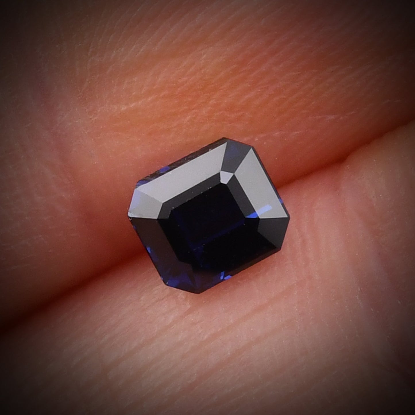 1,25 Karat blauer Madagaskar-Smaragd-Saphir CD