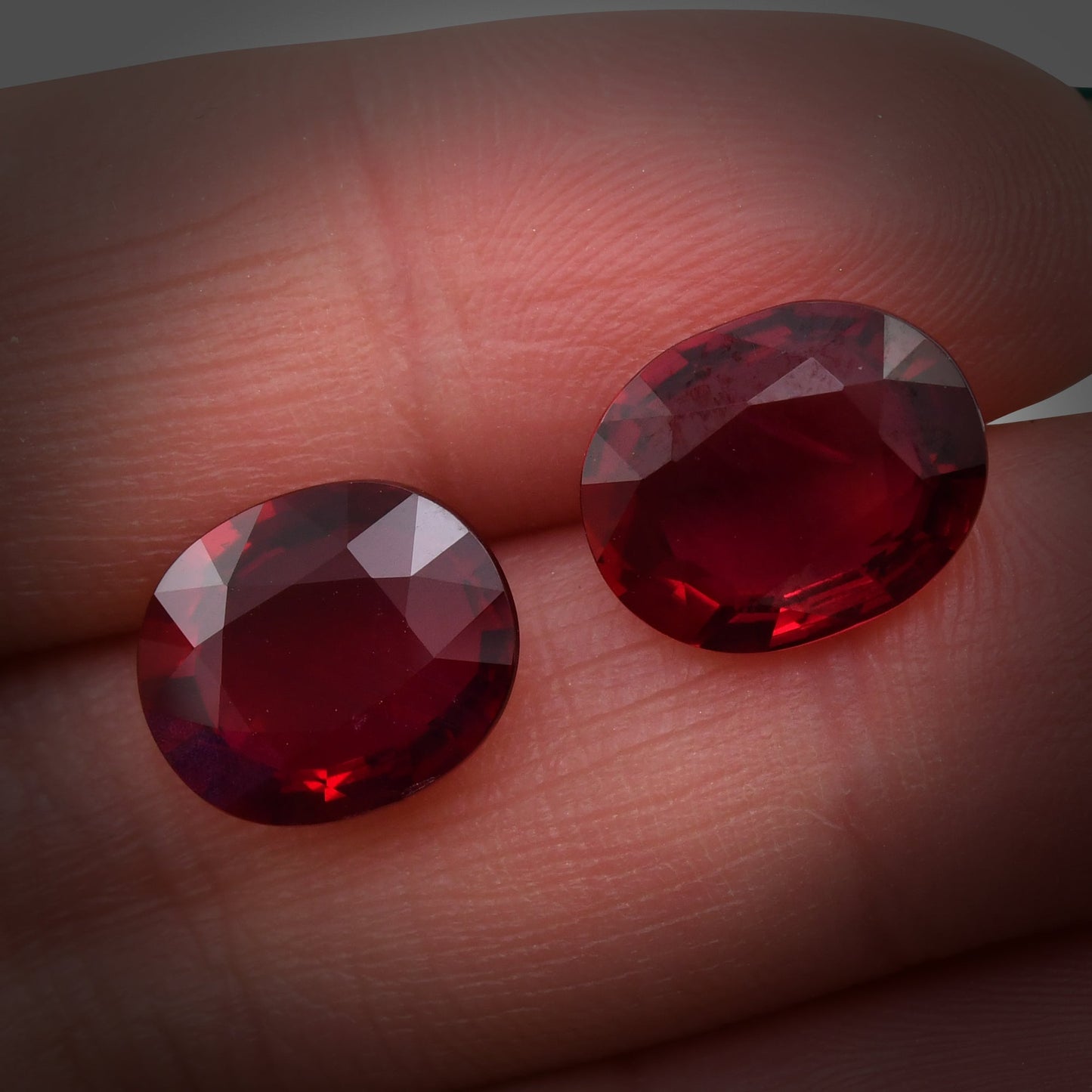 10,13 Karat roter ovaler Rubin aus Mosambik (GRS)