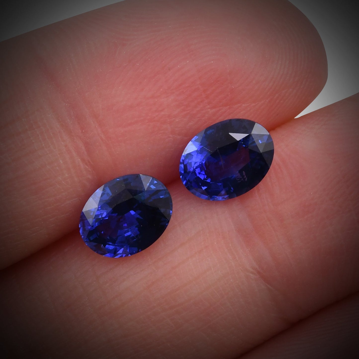 3,09 Karat blauer ovaler Saphir aus Sri Lanka