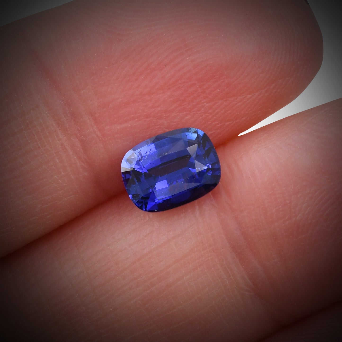 1,56 Karat blauer Kissen-Saphir aus Sri Lanka