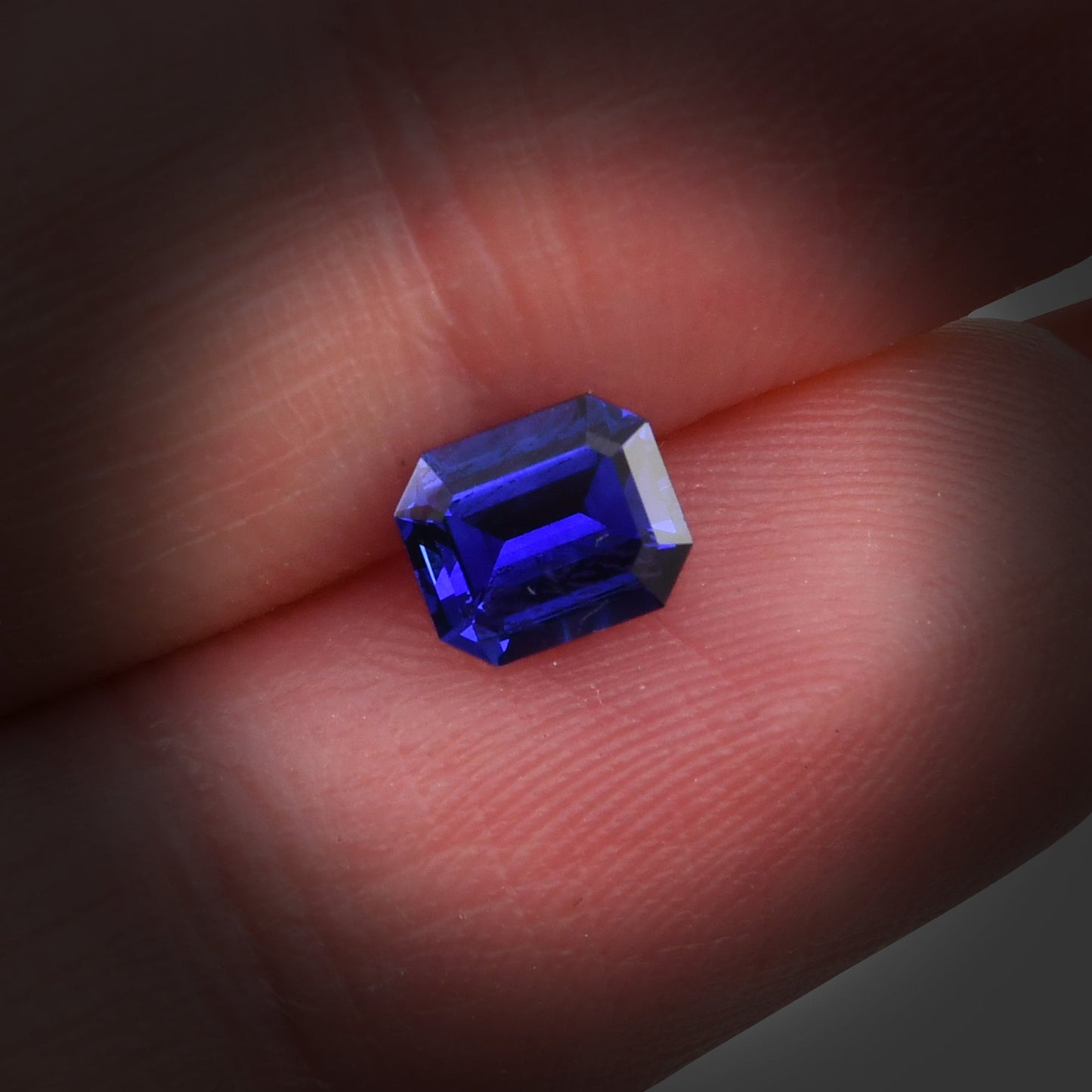 1.00 Carat Blue SRI LANKAN Emerald Sapphire