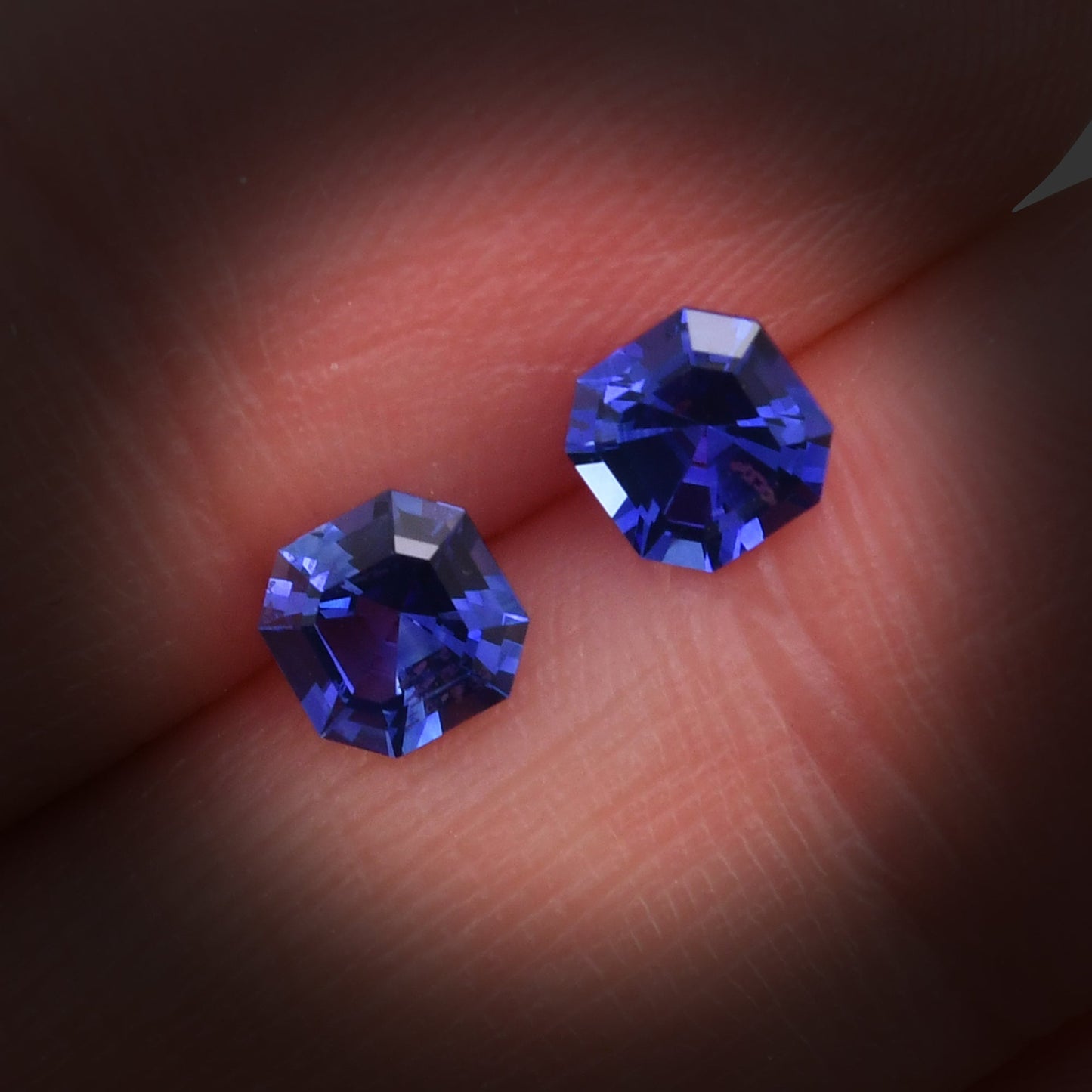 1,32 Karat blauer Smaragd-Saphir aus Sri Lanka