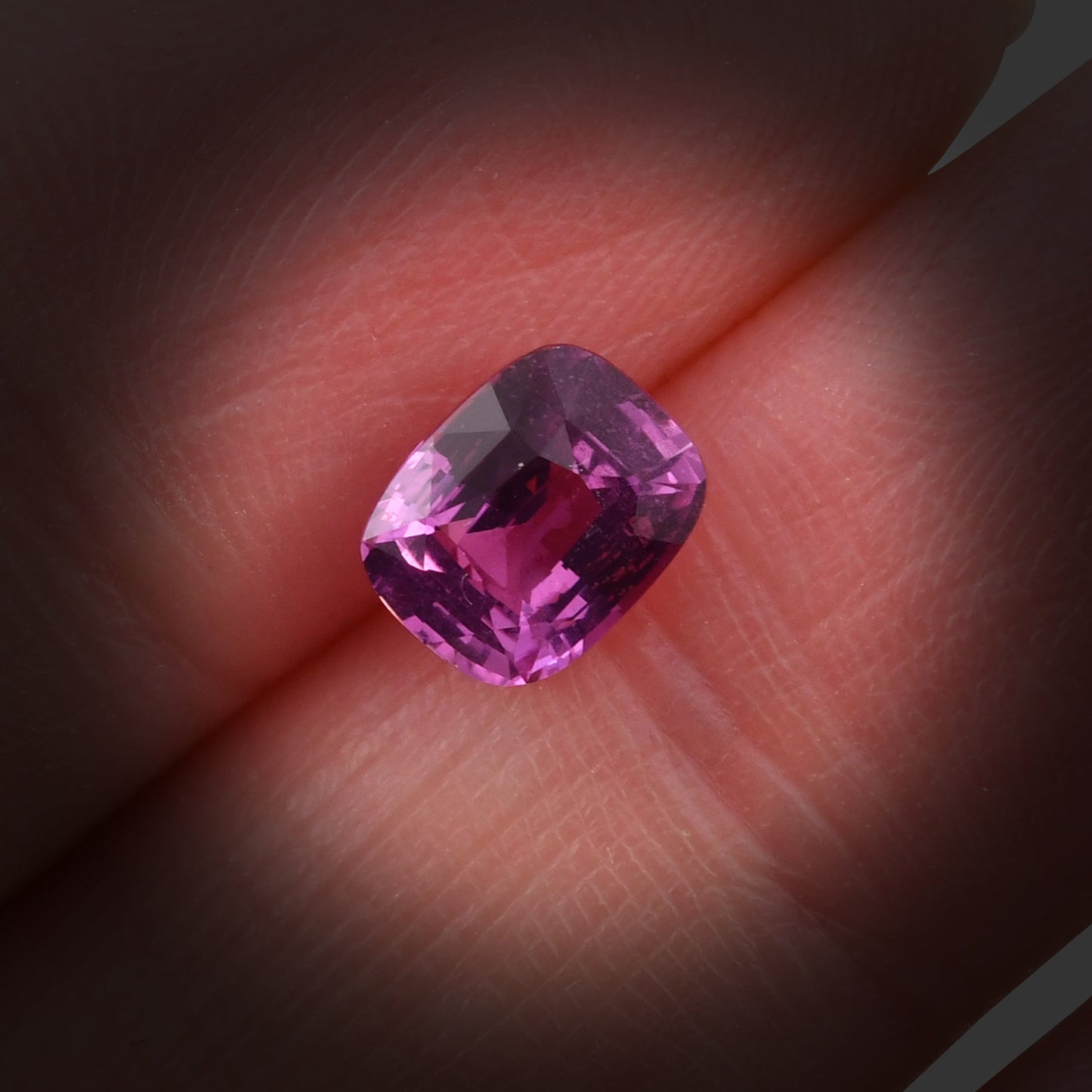 1,27 Karat rosafarbener MADAGASKAR-Kissen-Saphir