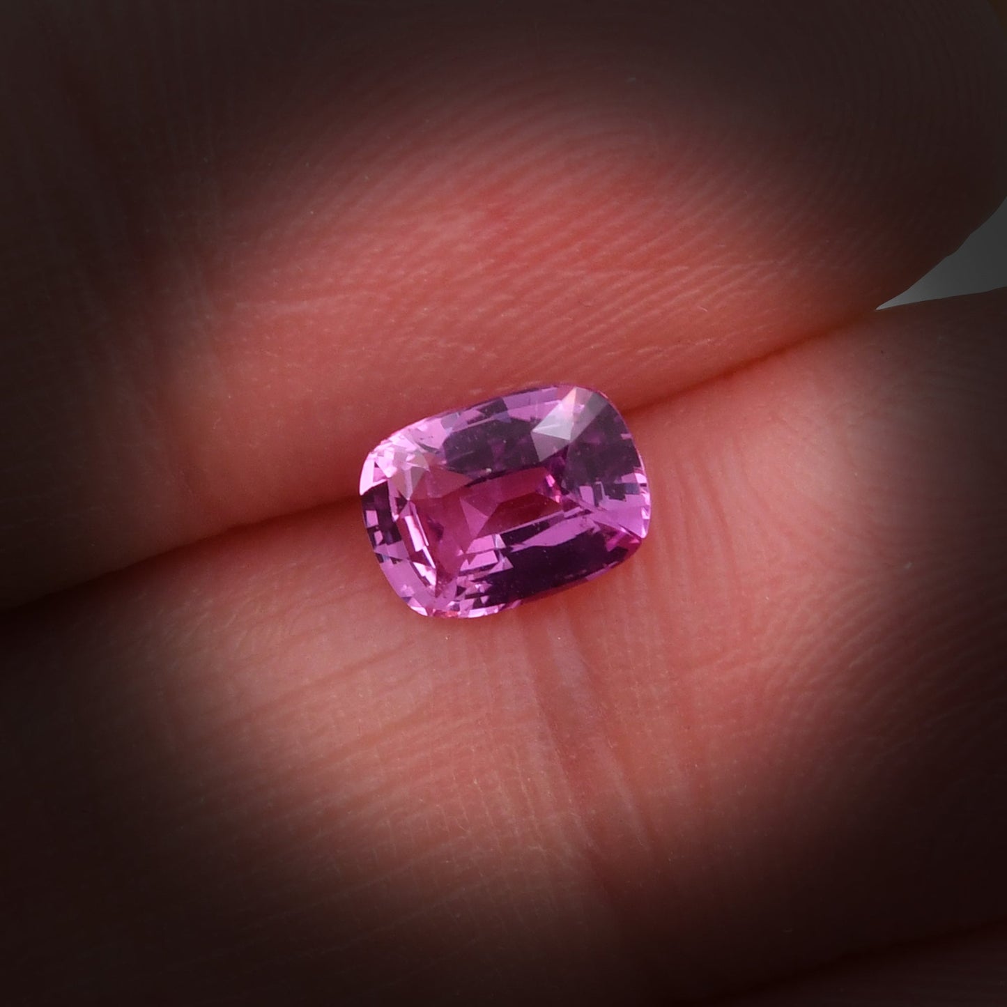 1,07 Karat rosafarbener MADAGASKAR-Kissen-Saphir