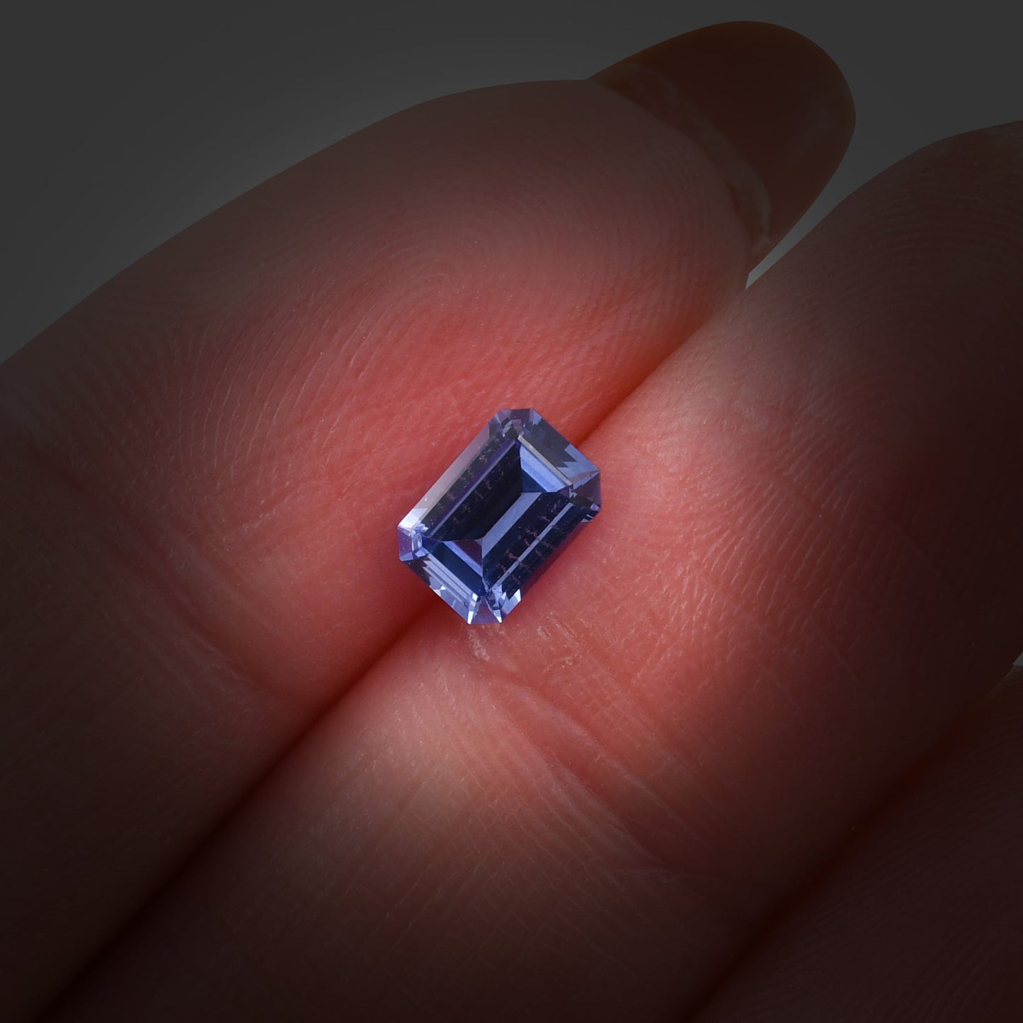 0,80 Karat blauer Smaragd-Saphir aus Sri Lanka