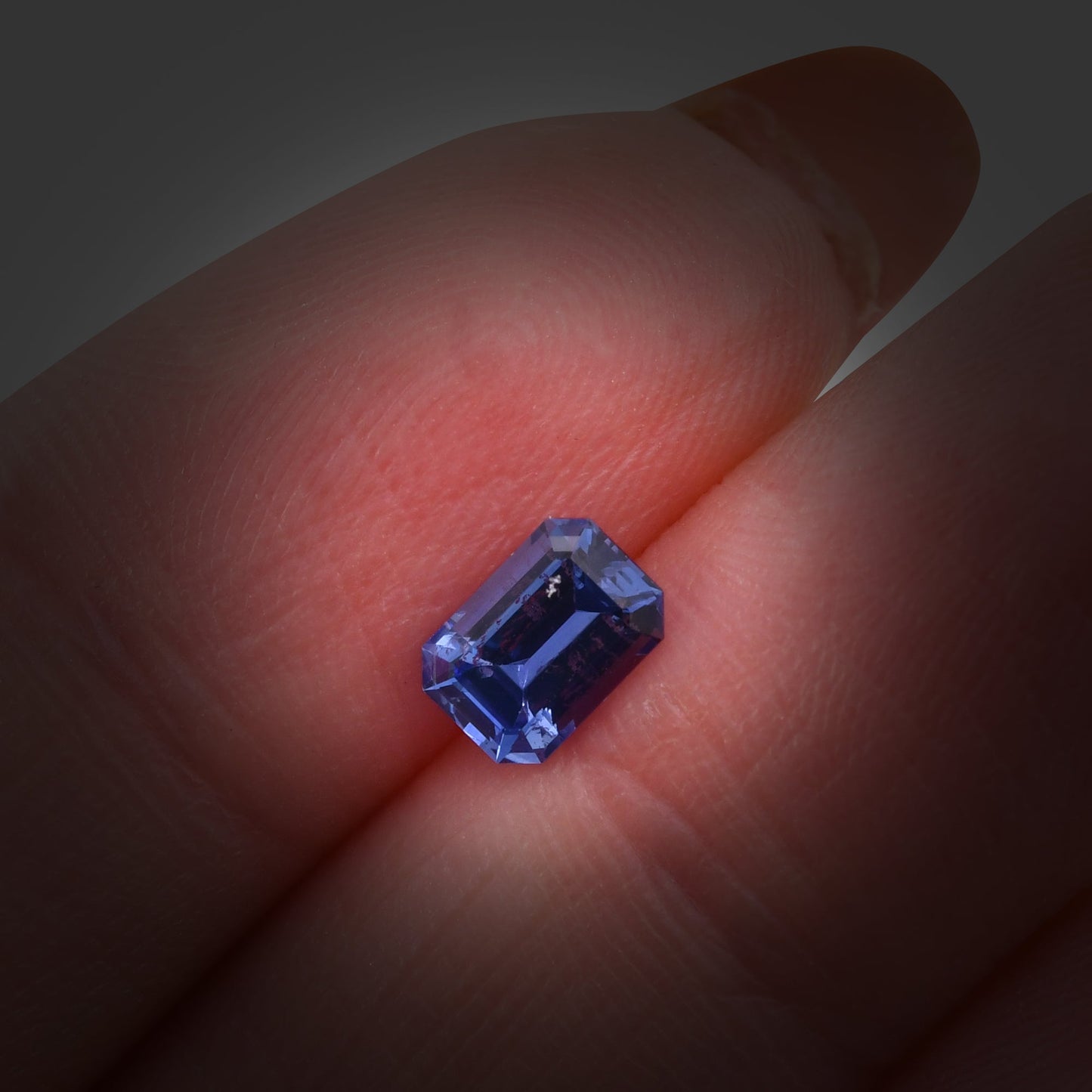 0,94 Karat blauer Smaragd-Saphir aus Sri Lanka