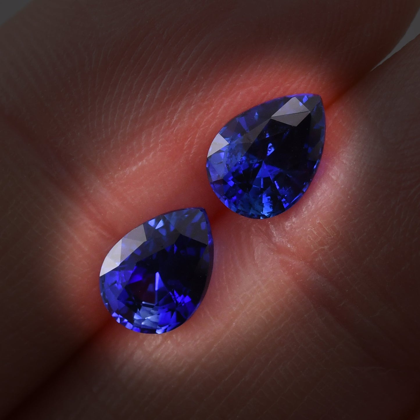2,86 Karat blauer birnenförmiger Saphir aus Sri Lanka