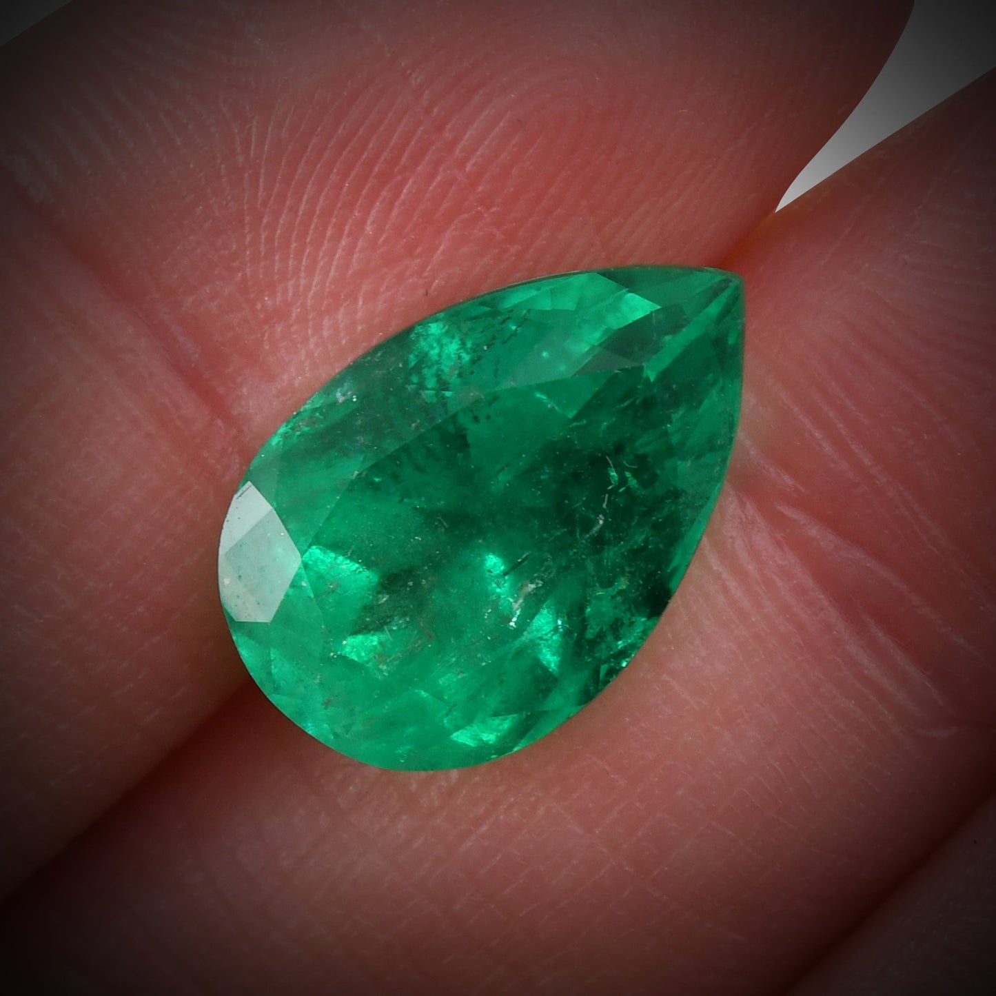 6.93 Carat Green COLOMBIAN Pear Emerald CD