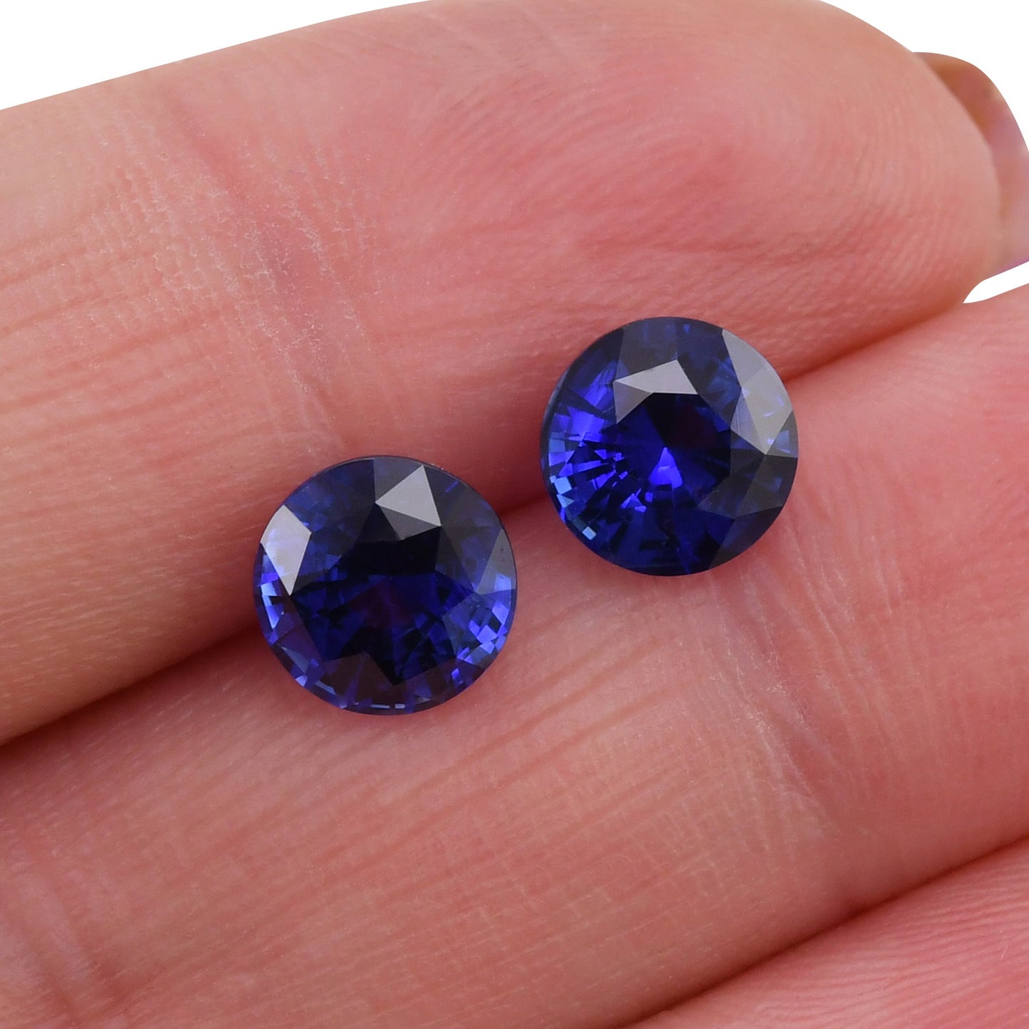 3,69 Karat blauer runder Saphir aus Sri Lanka