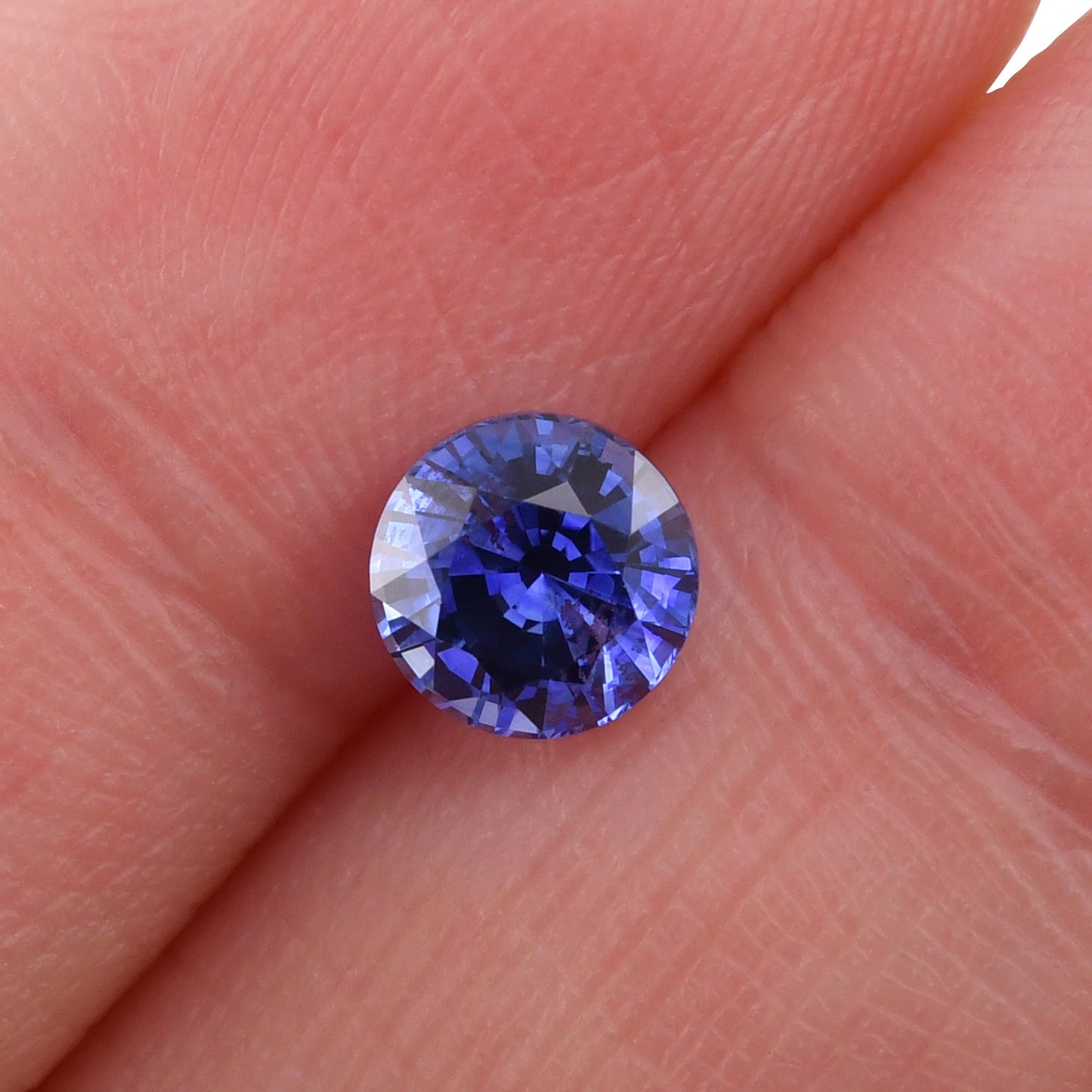 1,17 Karat blauer runder Saphir aus Sri Lanka