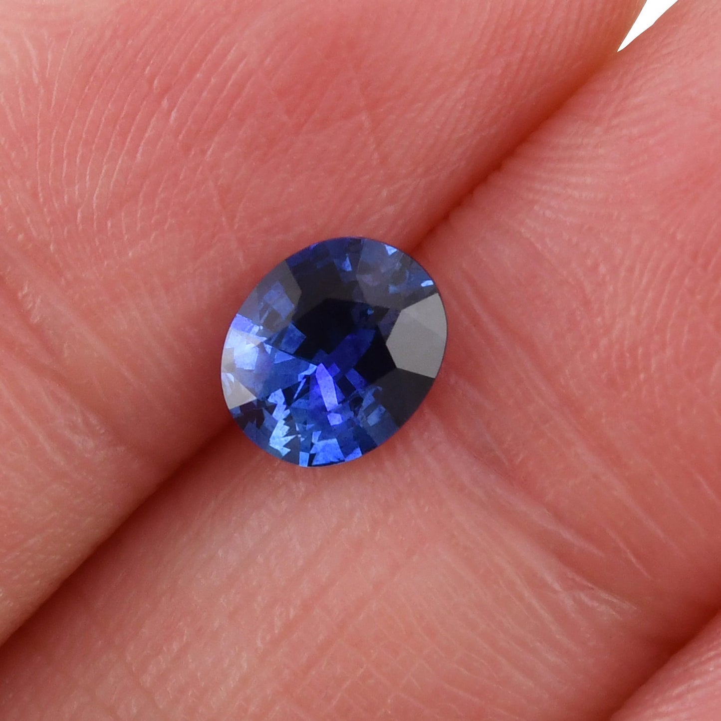 1,12 Karat blauer ovaler Saphir aus Sri Lanka