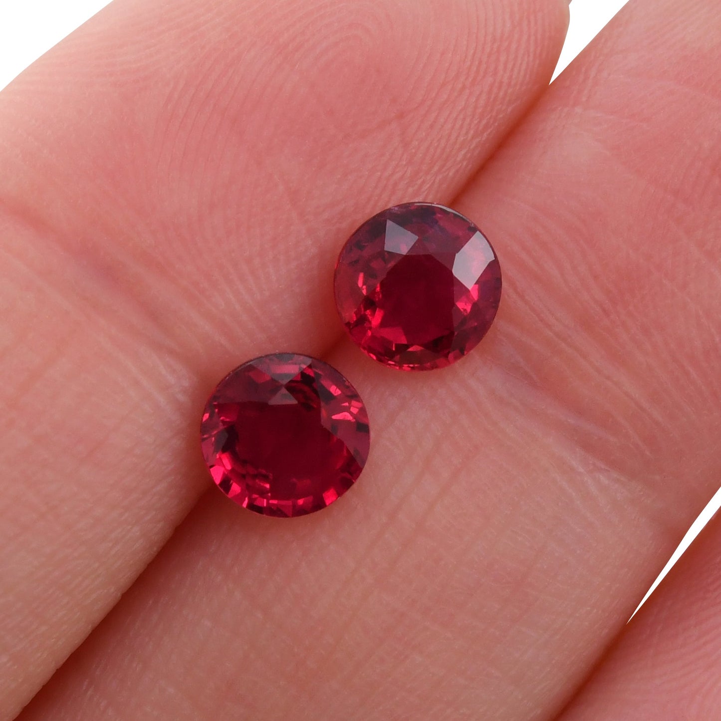 2,18 Karat roter runder Rubin aus Mosambik
