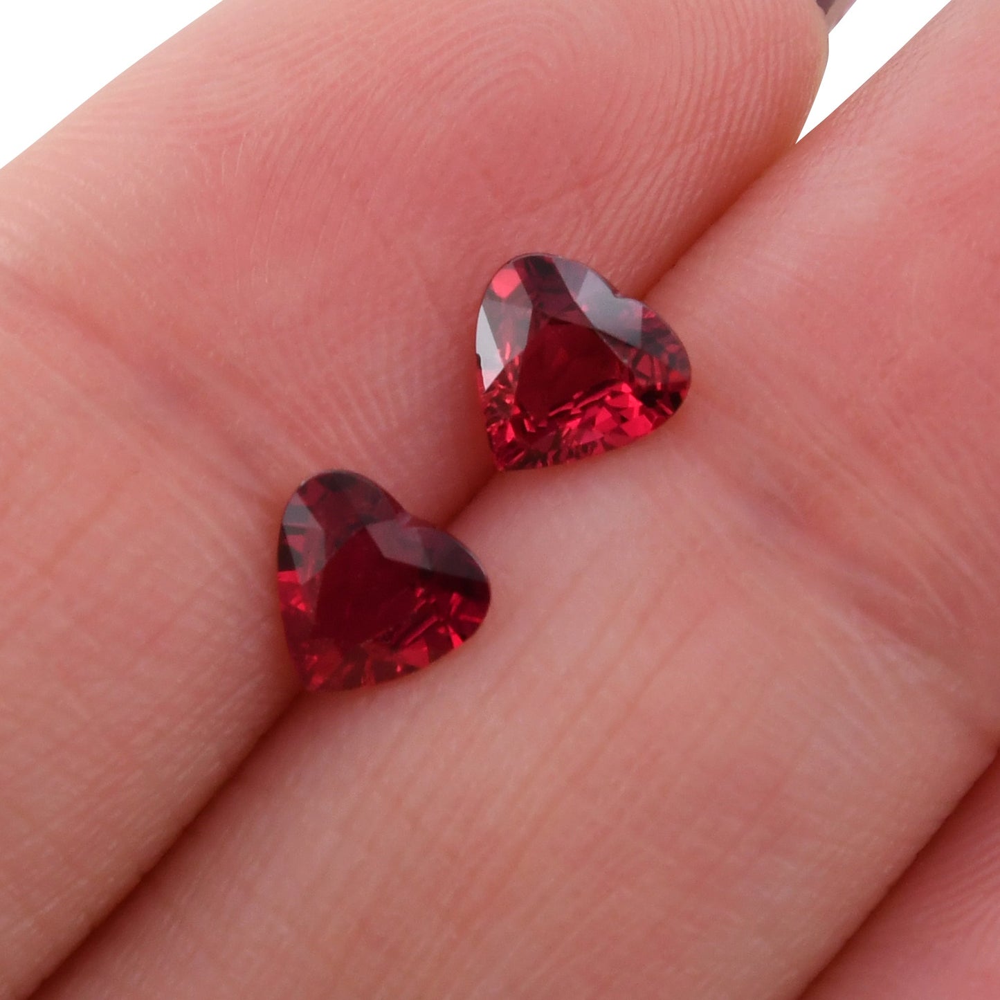 1,36 Karat roter mosambikanischer Herzrubin