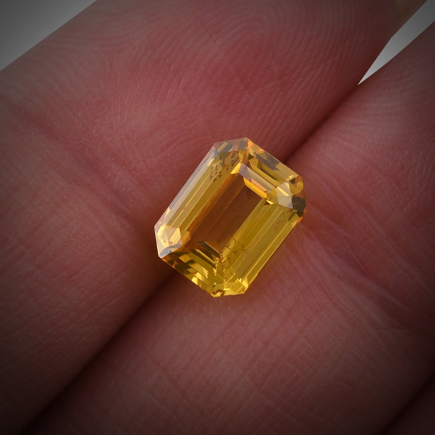 2.61 Carat Yellow SRI LANKAN Emerald Sapphire