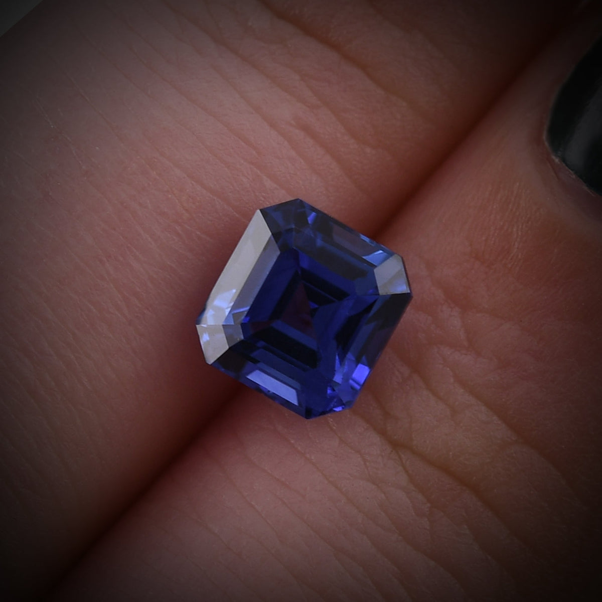 2,12 Karat blauer Smaragd-Saphir aus Sri Lanka