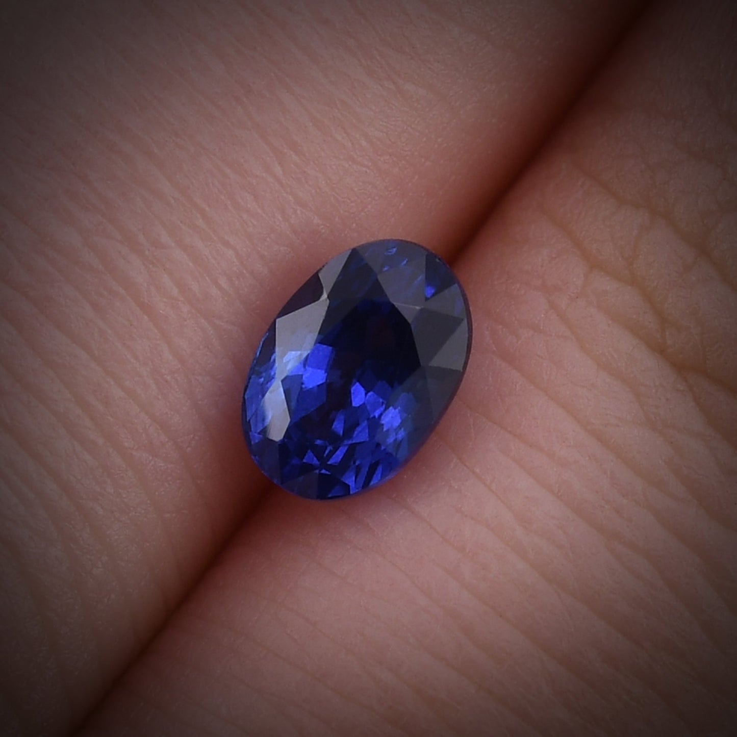 1,10 Karat blauer ovaler Saphir aus Sri Lanka