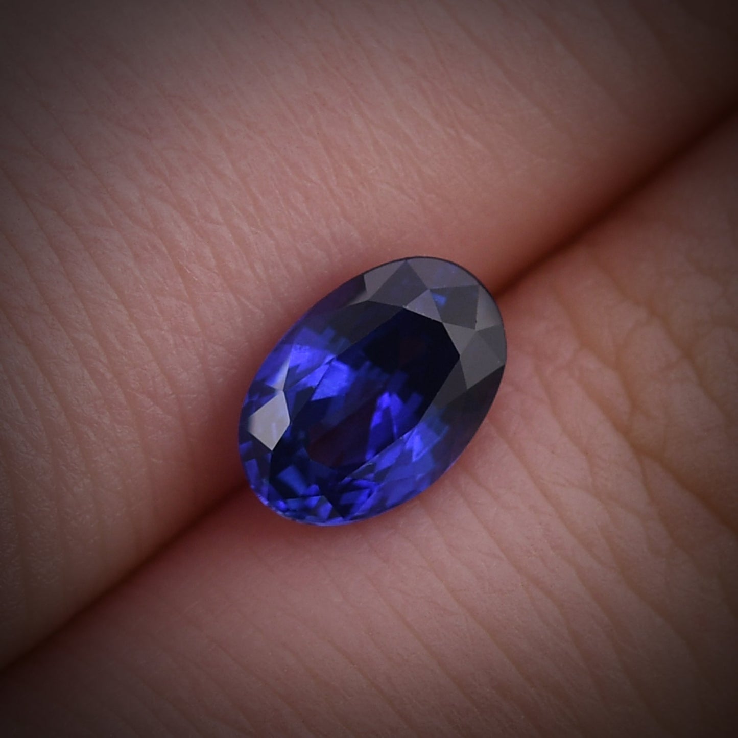 1,35 Karat blauer ovaler Saphir aus Sri Lanka