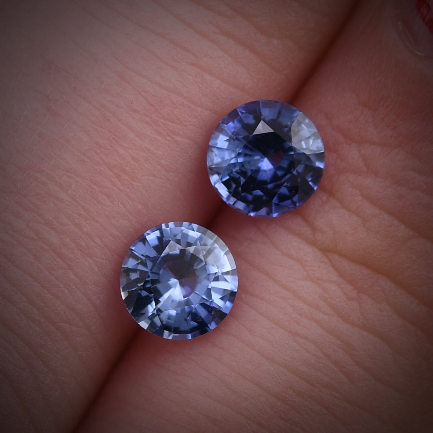 1,74 Karat blauer runder Saphir aus Sri Lanka