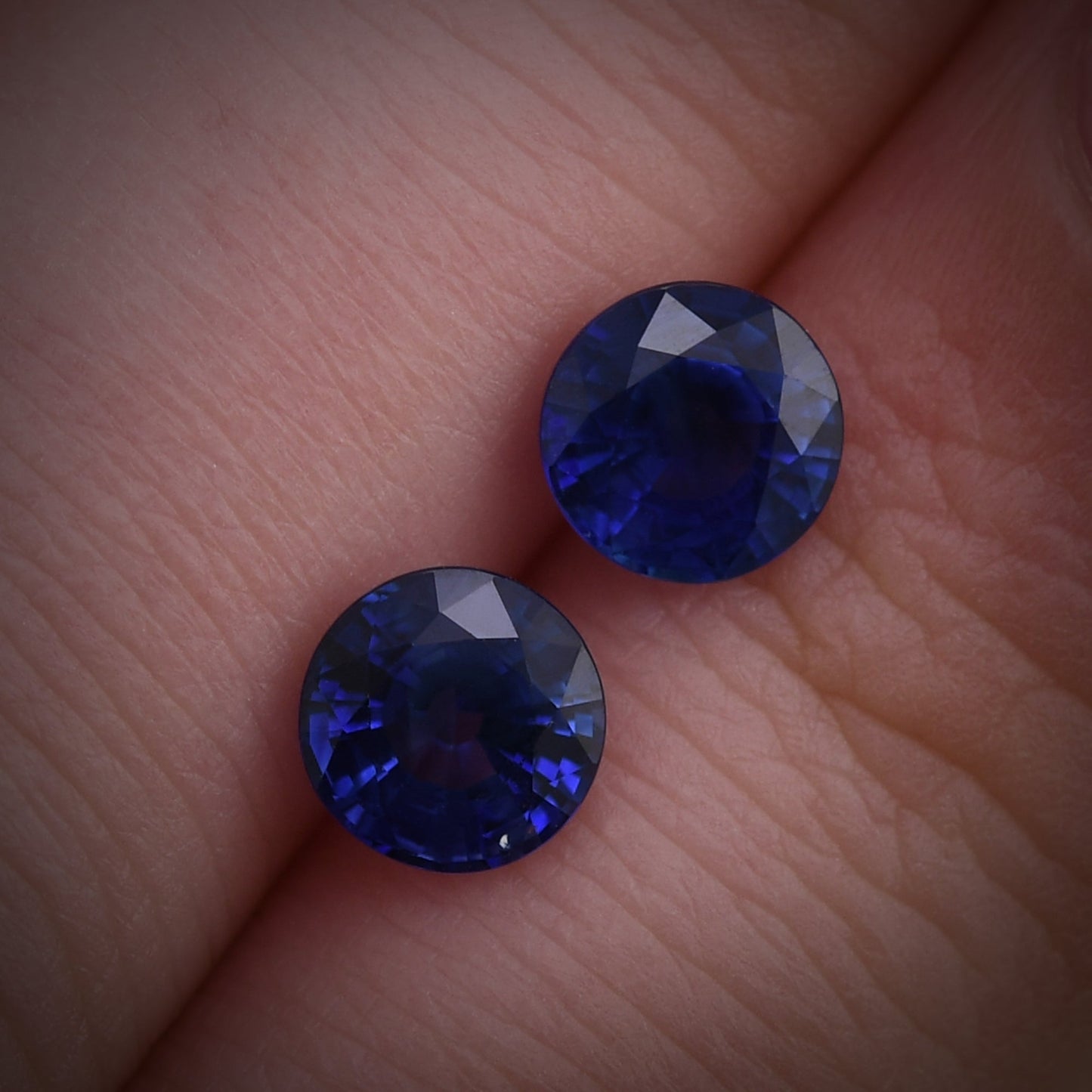 2,06 Karat blauer runder Saphir aus Sri Lanka