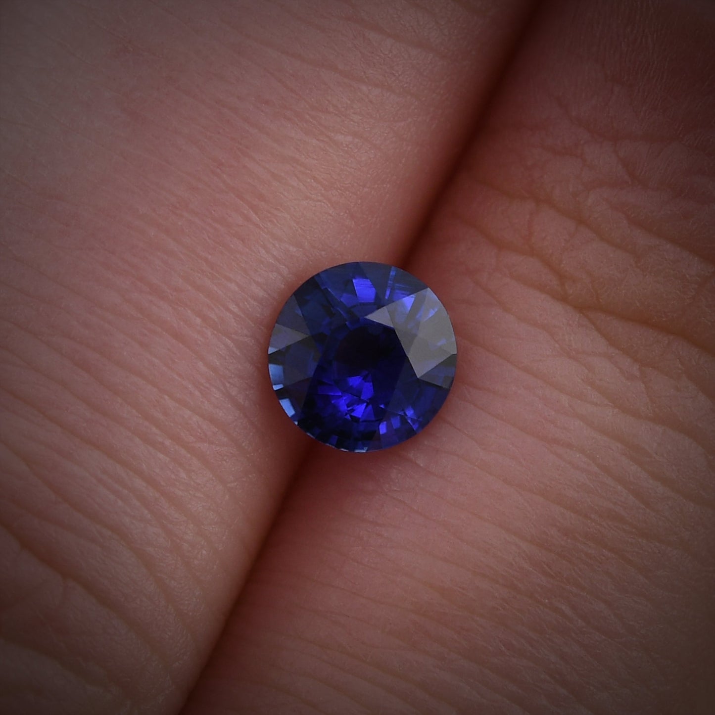 0,92 Karat blauer runder Saphir aus Sri Lanka