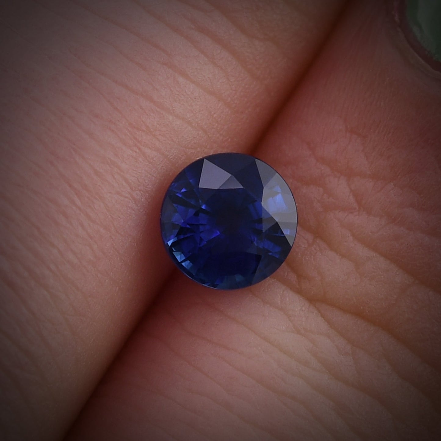 0,98 Karat blauer runder Saphir aus Sri Lanka