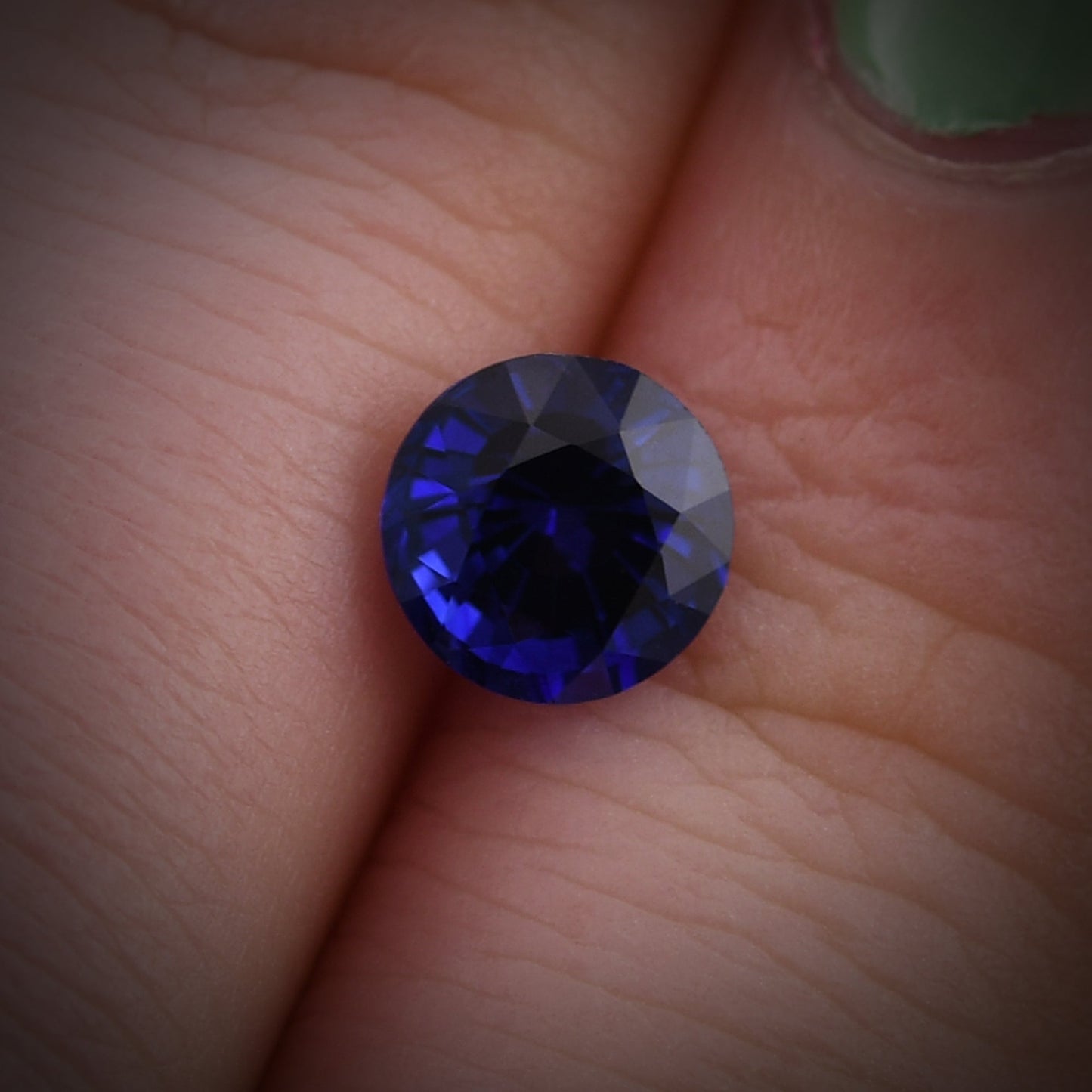 1,35 Karat blauer runder Saphir aus Sri Lanka