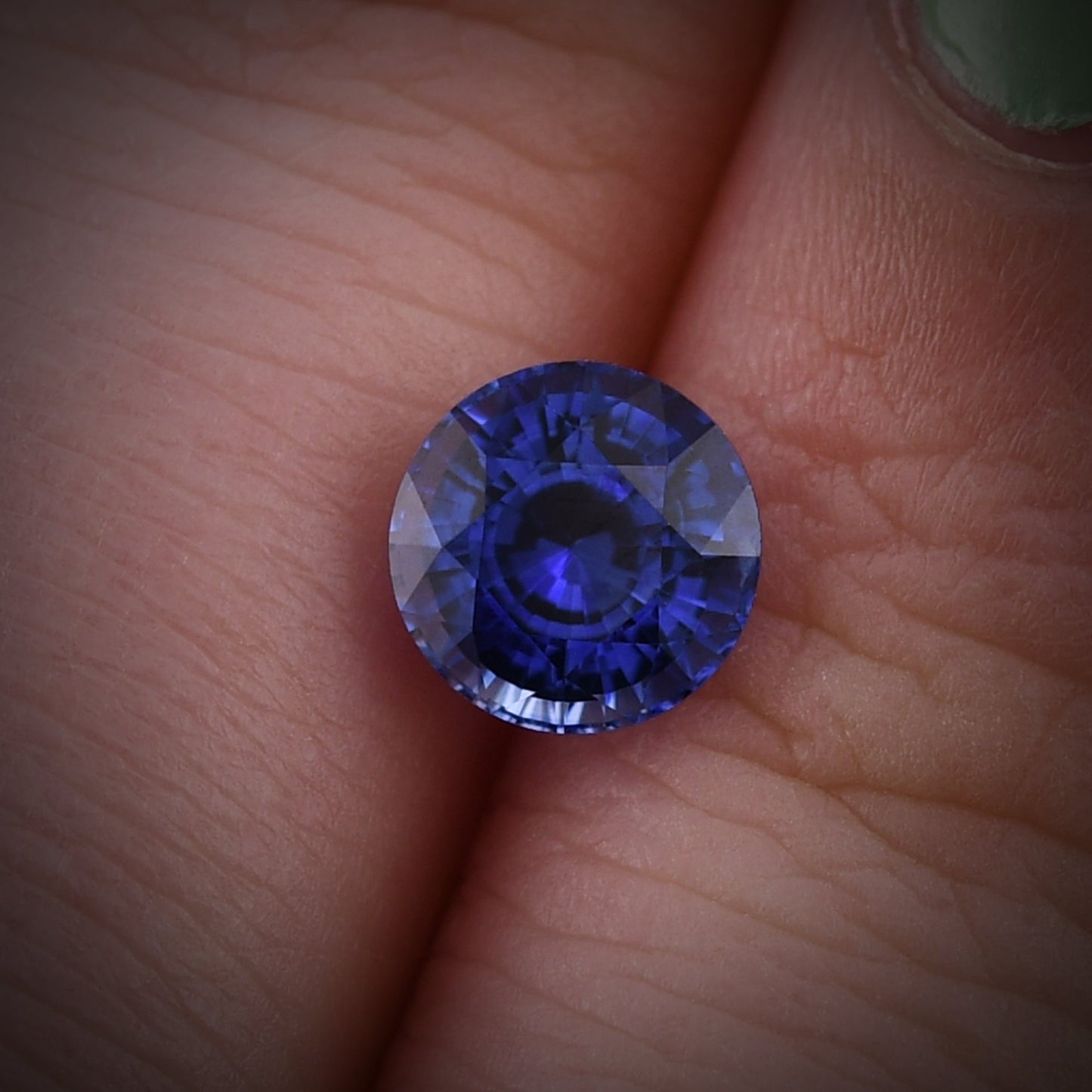 1,28 Karat blauer runder Saphir aus Sri Lanka