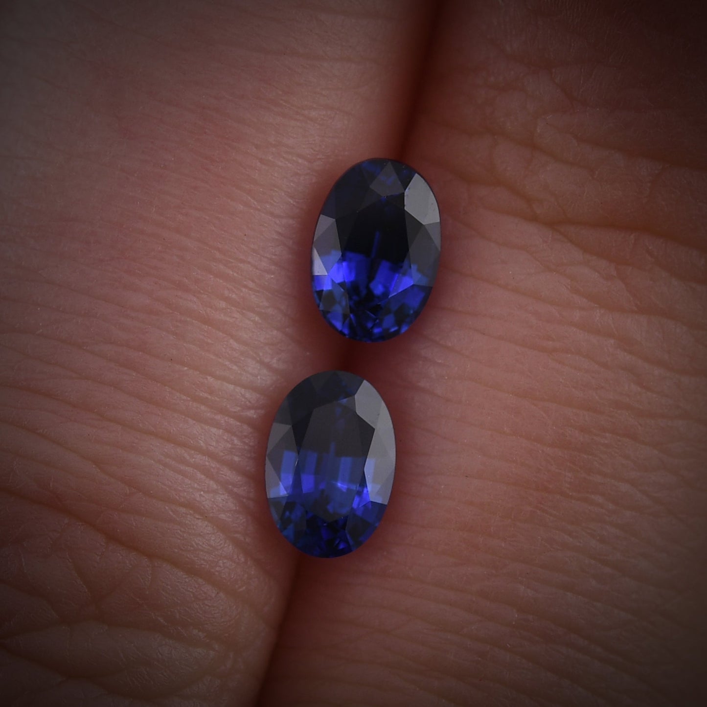 1,71 Karat blauer ovaler Saphir aus Sri Lanka