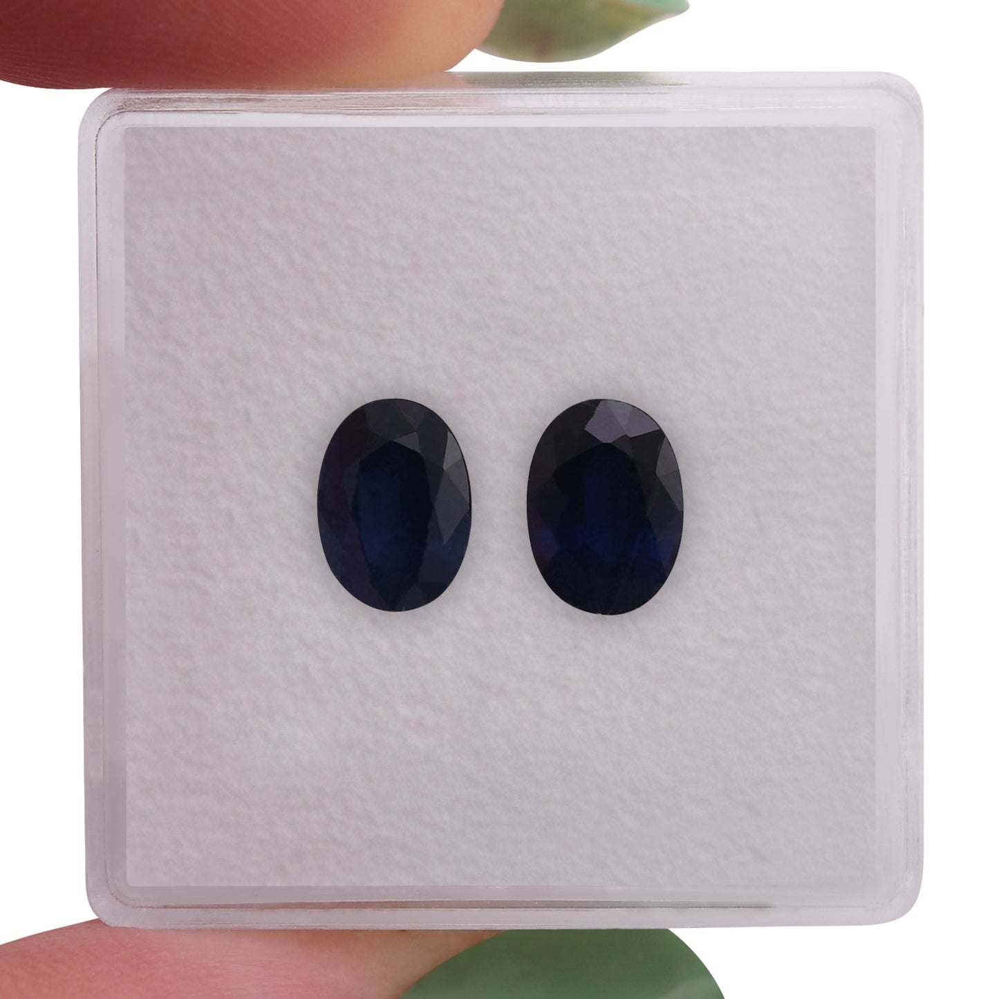 2,32 Karat blauer ovaler thailändischer Saphir