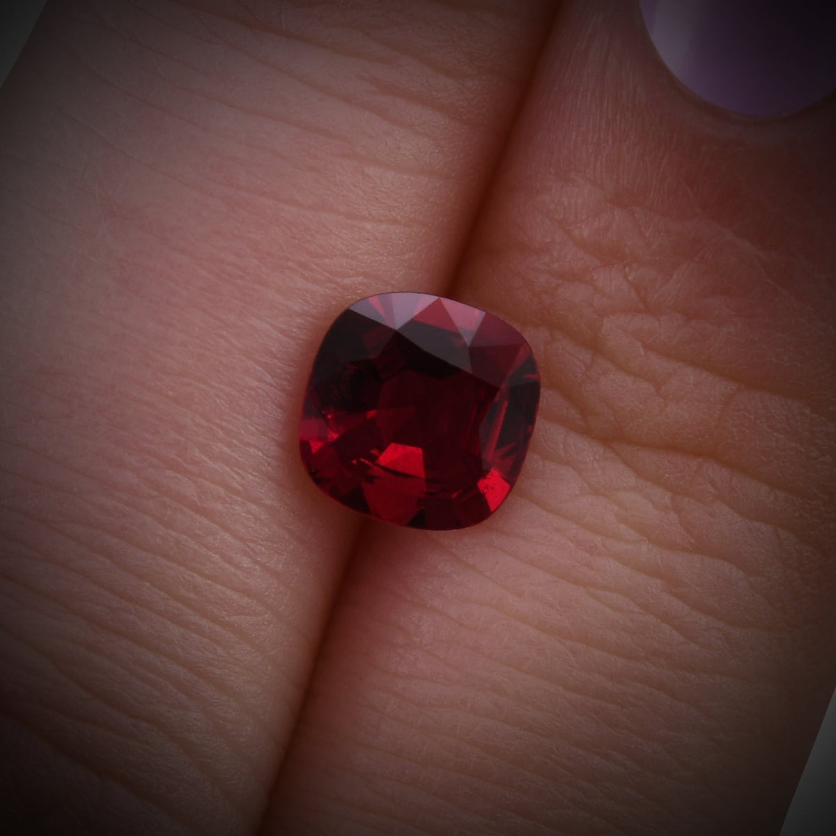 1,25 Karat roter mosambikanischer Kissen-Rubin, GIA